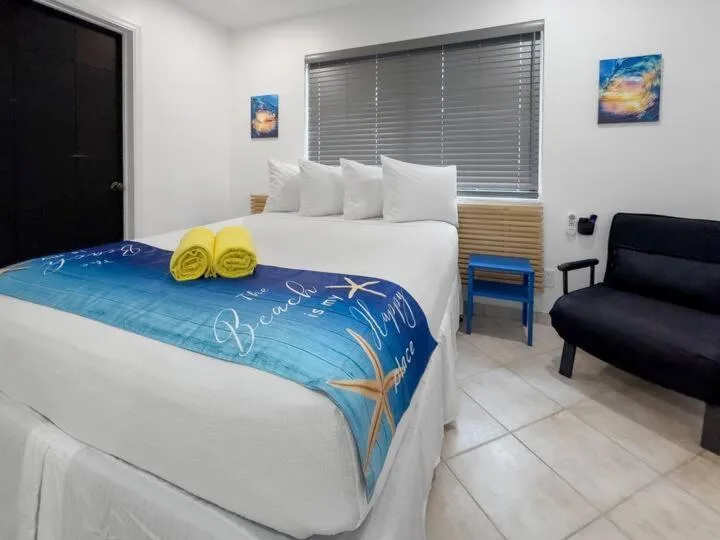 Bed in Hollywood Sunrise