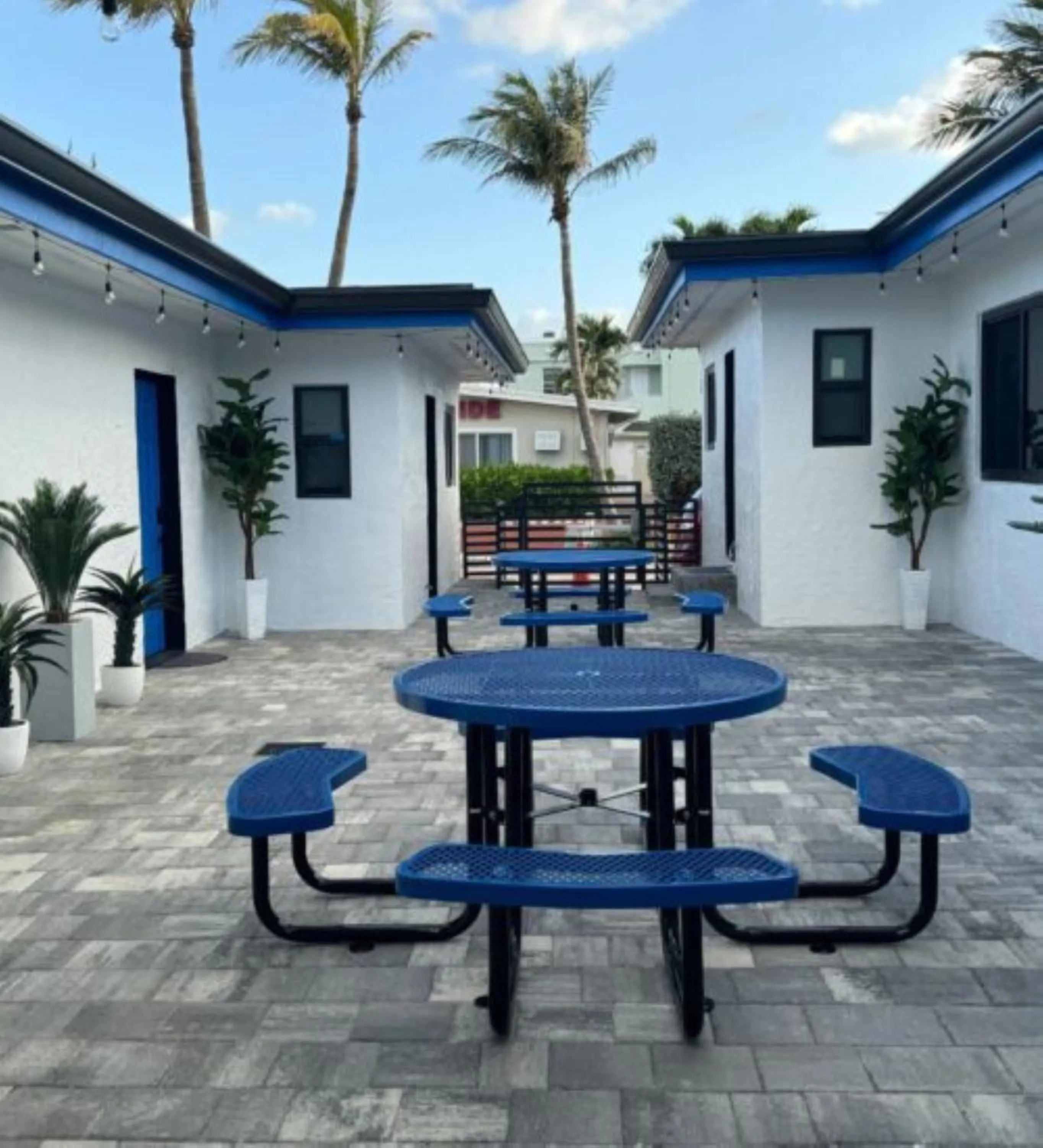 Patio in Hollywood Sunrise