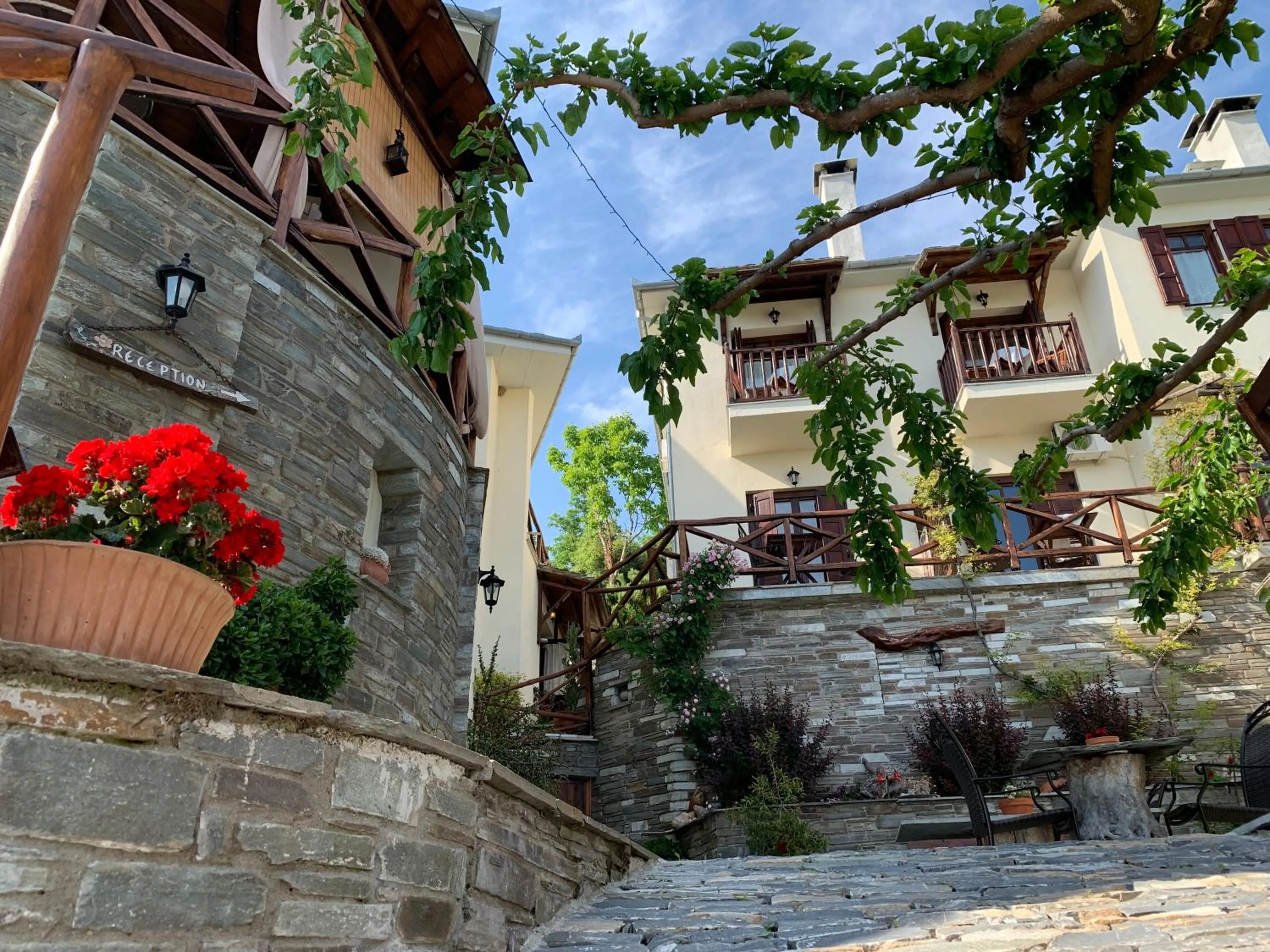 Iliovolo Guesthouse