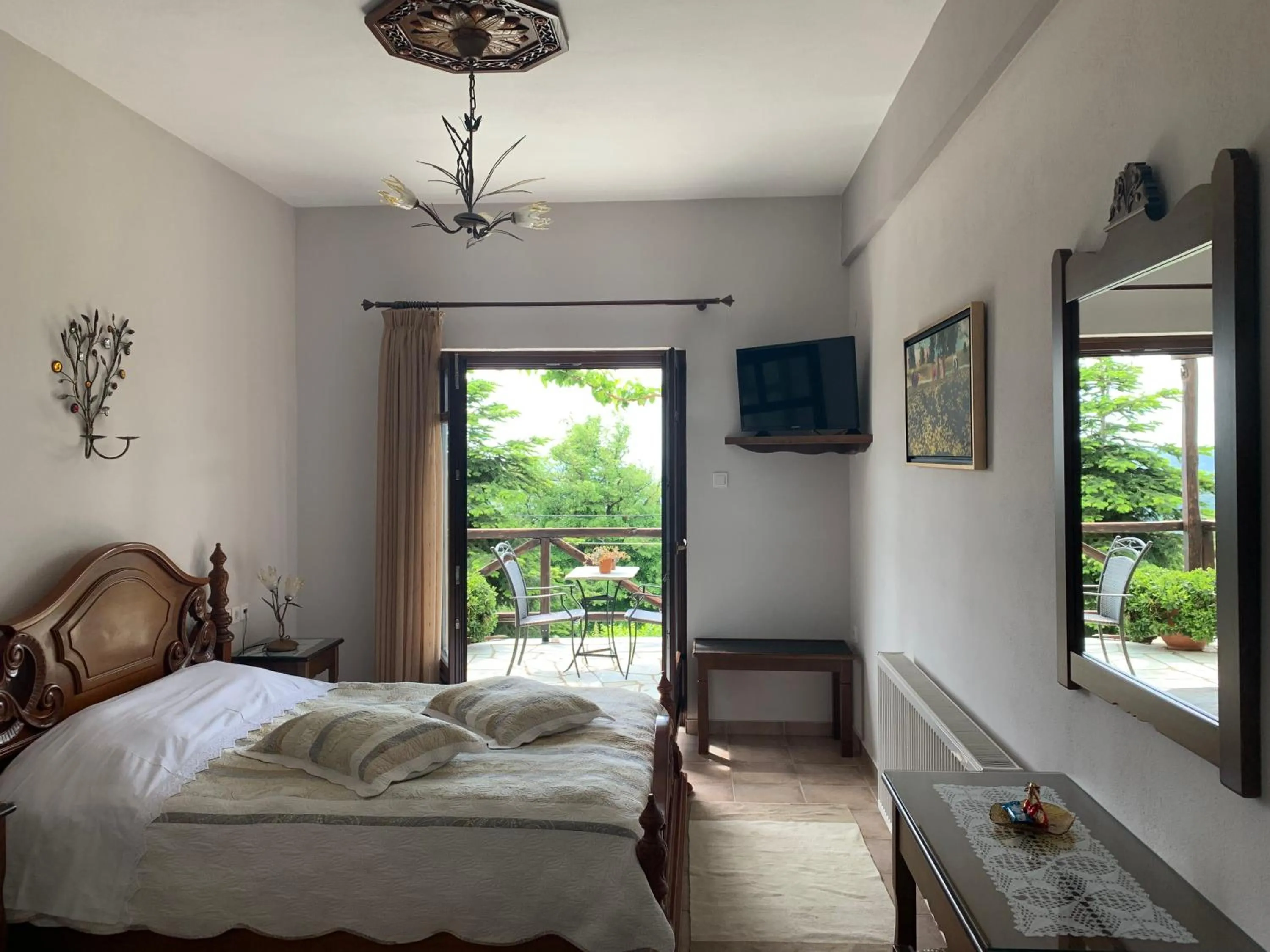 Standard Double or Twin Room in Iliovolo Guesthouse