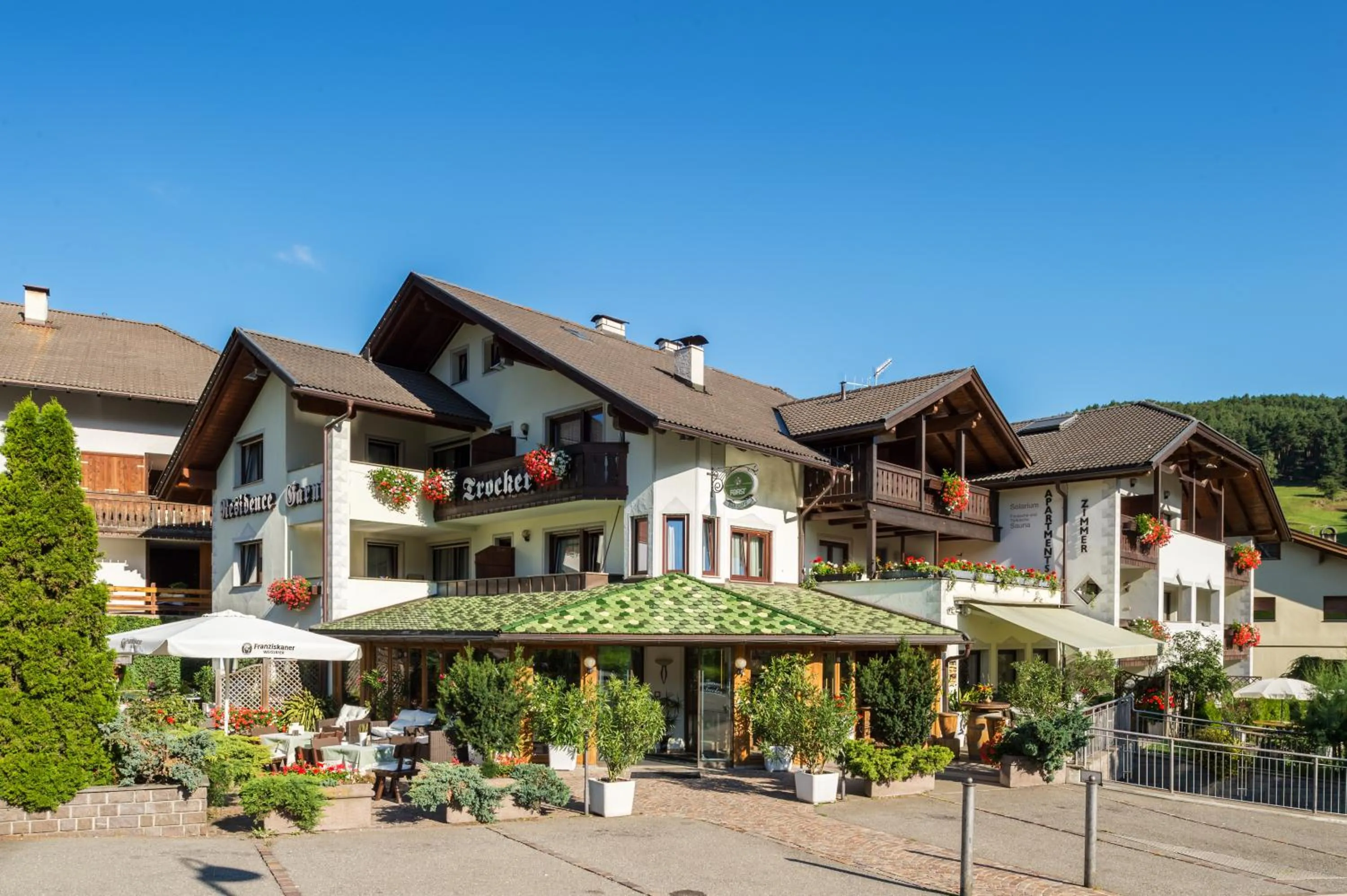 Property building in Garni Residence Trocker