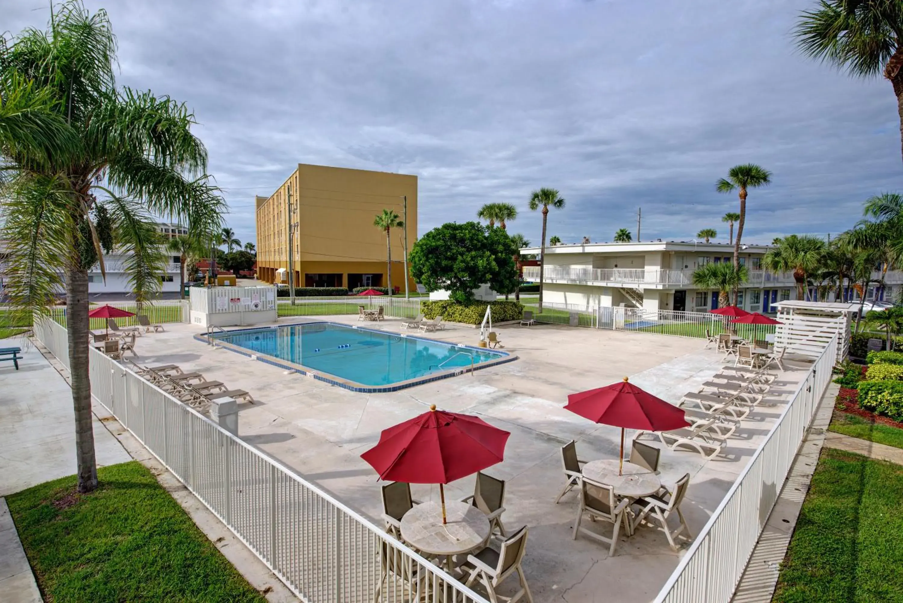 Swimming pool in Motel 6-Cocoa Beach, FL Swimming pool in Motel 6-Cocoa Beach, FL