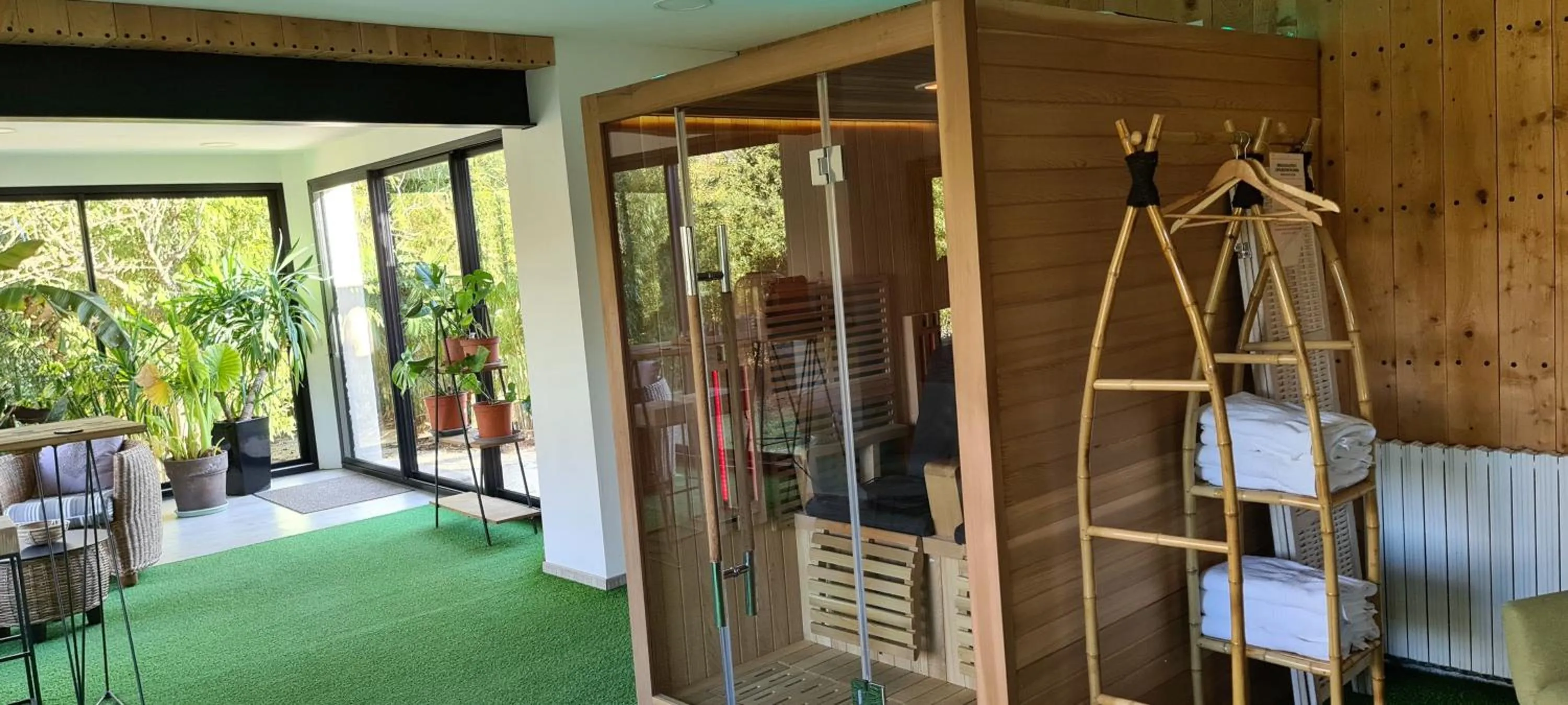 Spa and wellness centre/facilities in La Demeure de l'Arche