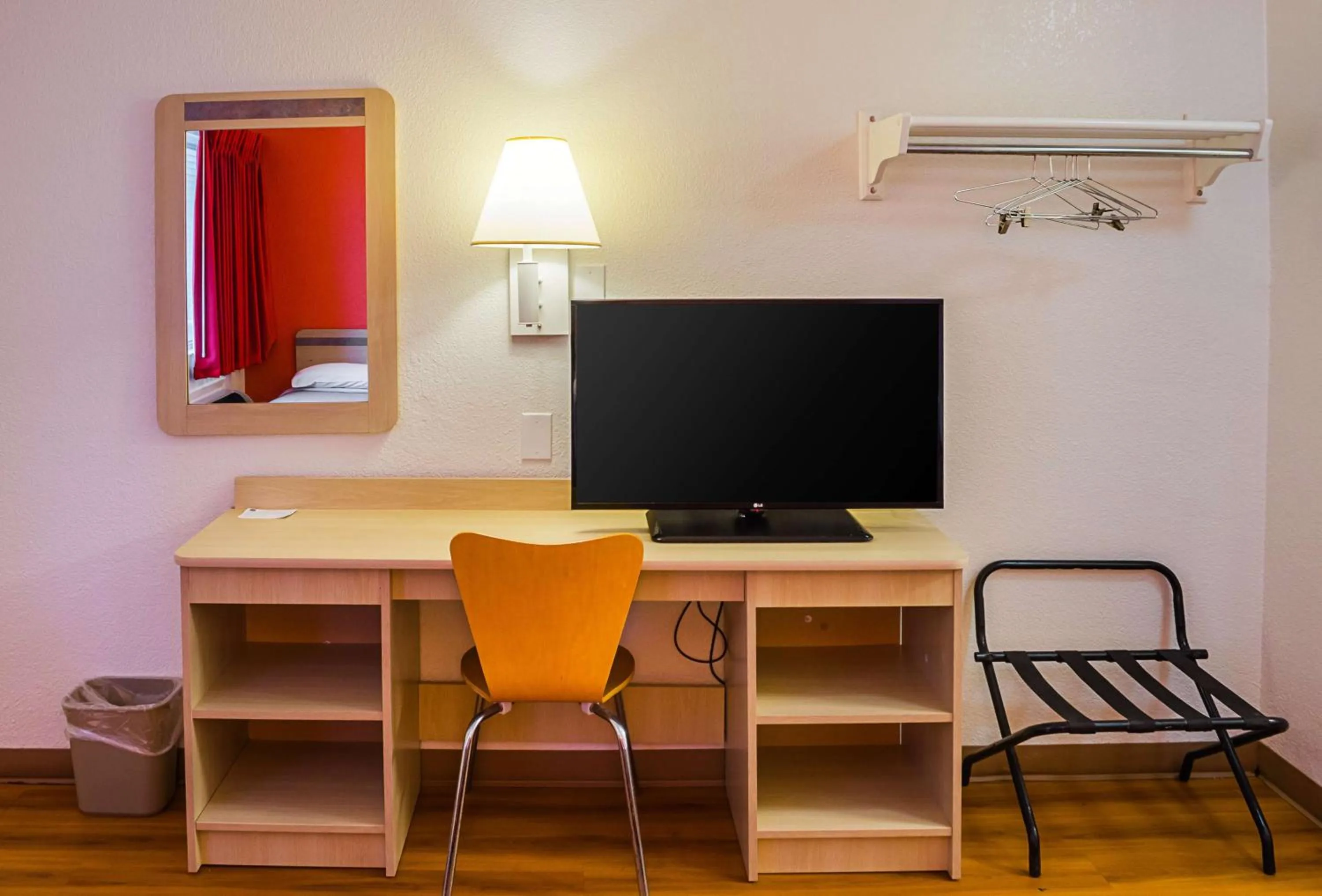 Photo of the whole room in West Ashley Inn