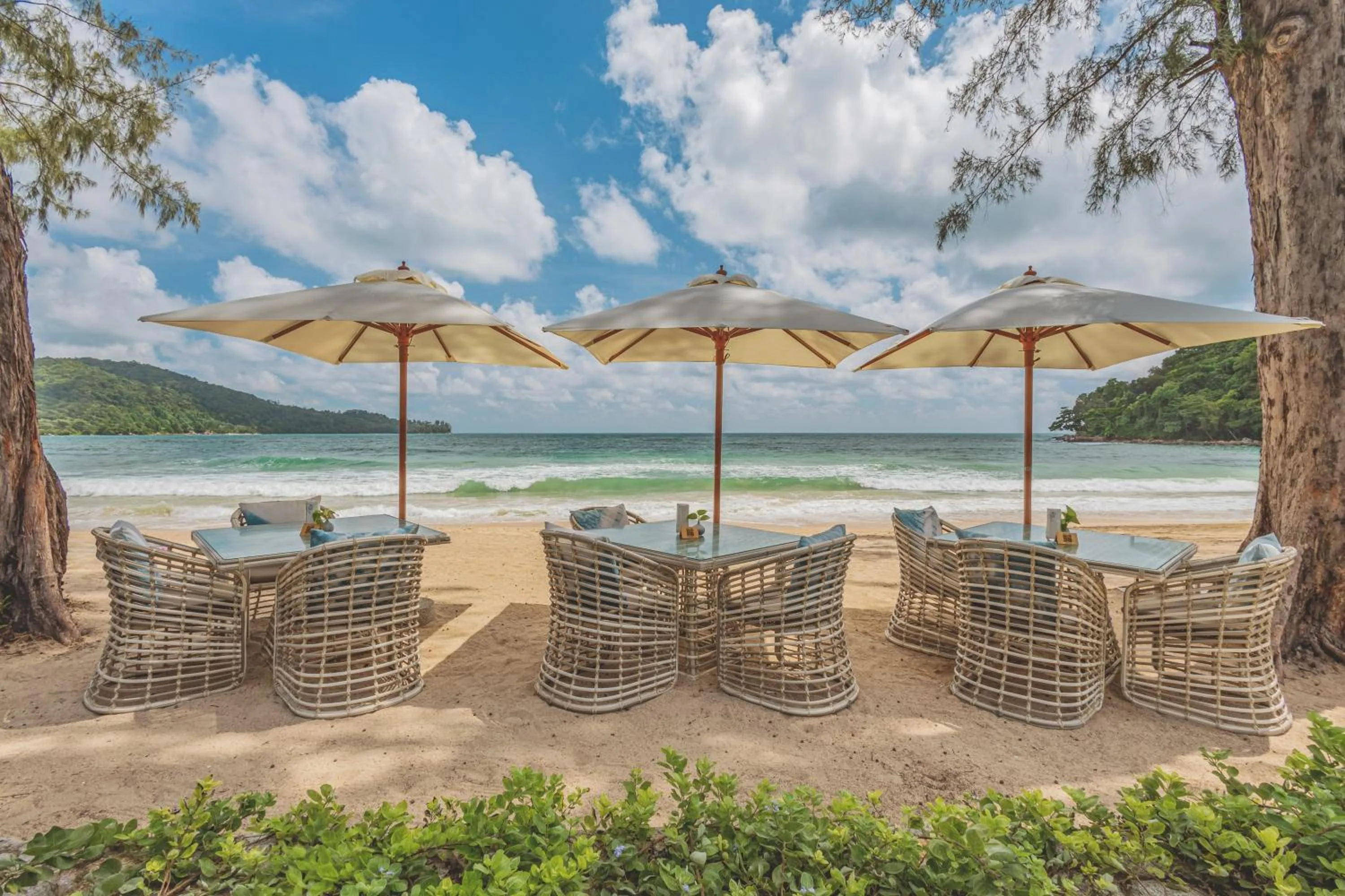 Restaurant/places to eat in Twinpalms MontAzure Phuket