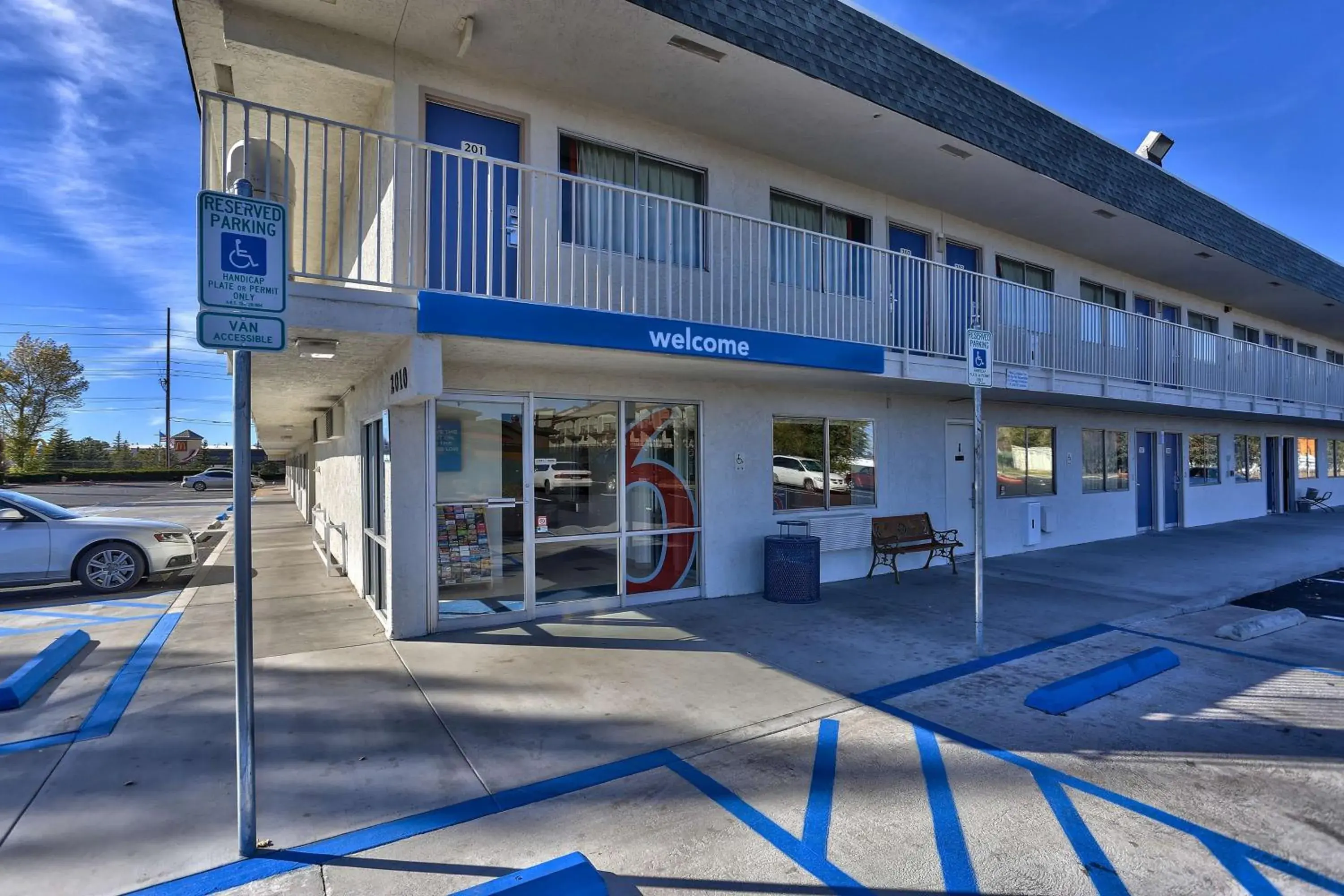 Property building in Motel 6-Flagstaff, AZ - Butler Property building in Motel 6-Flagstaff, AZ - Butler