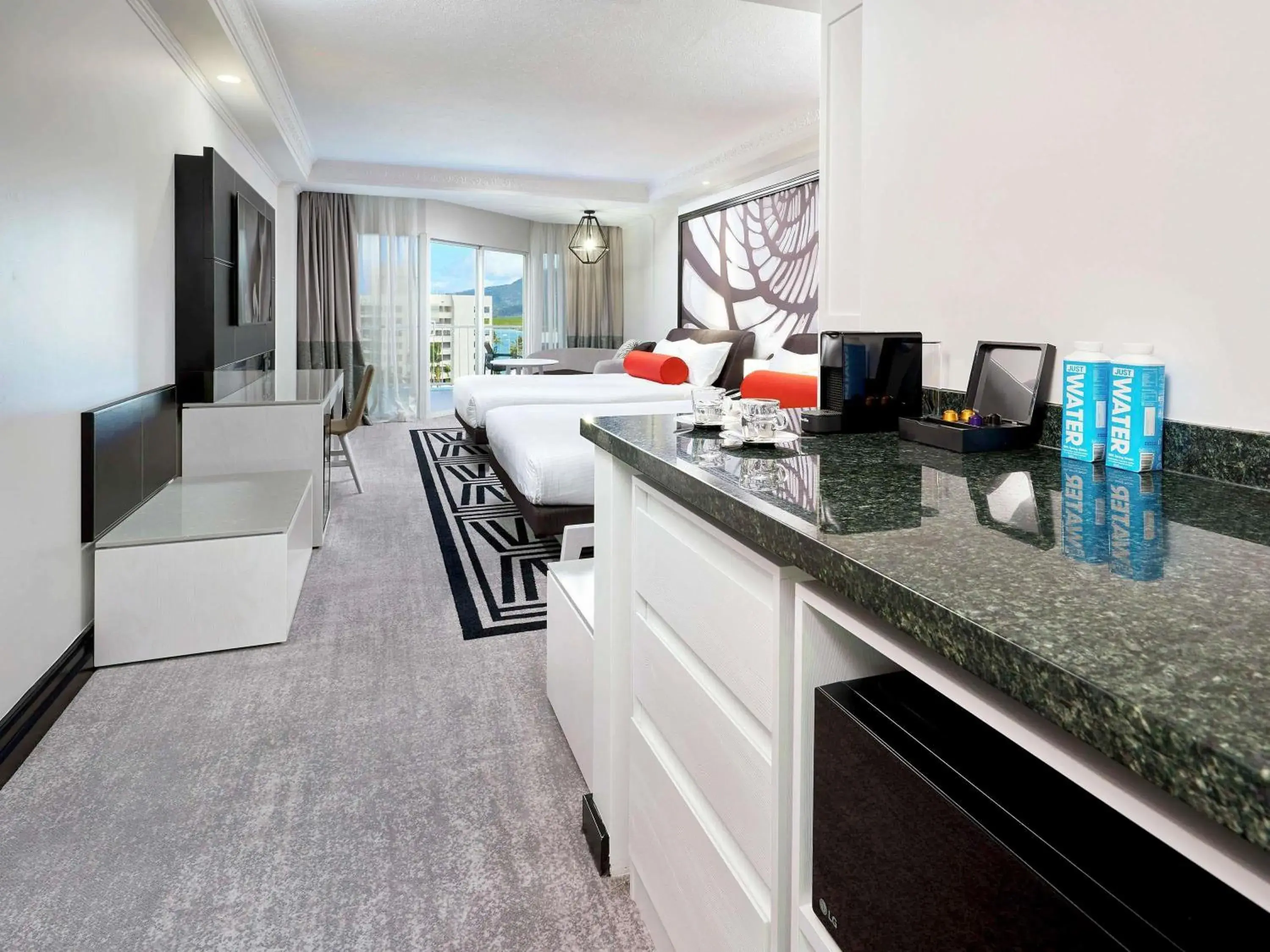 Bedroom in Pullman Cairns International Bedroom in Pullman Cairns International