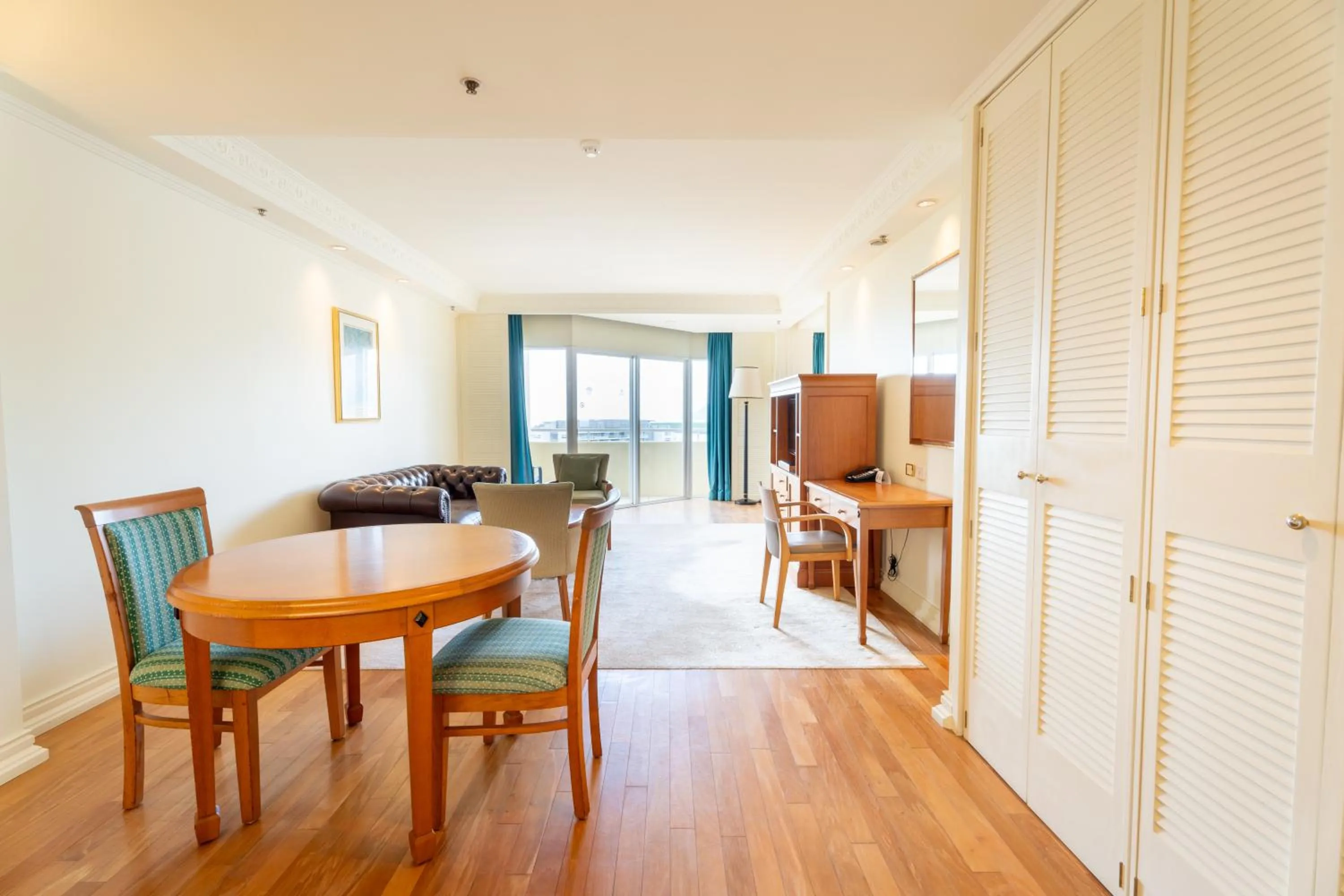 Dining area in Pullman Cairns International