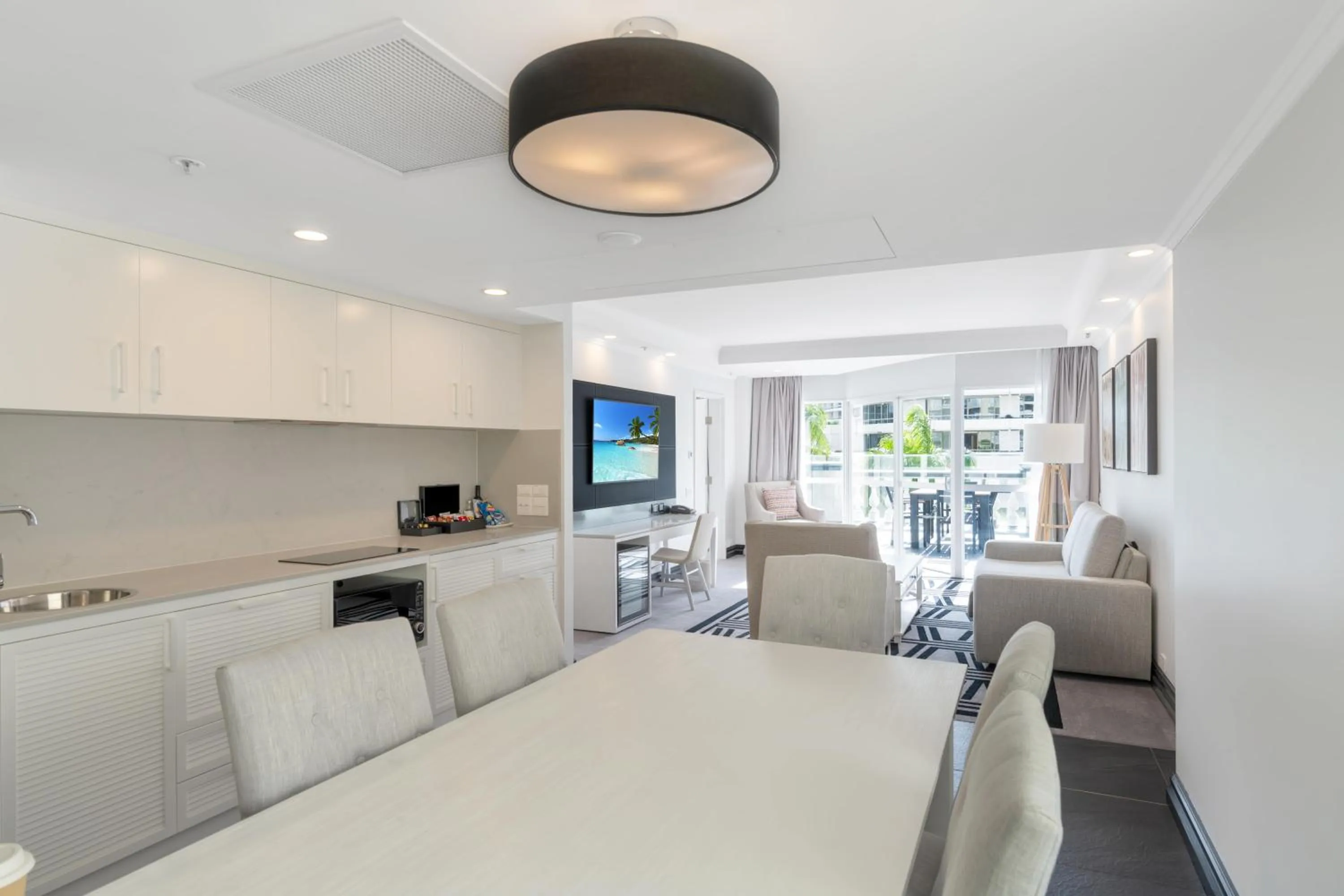 Kitchen or kitchenette in Pullman Cairns International