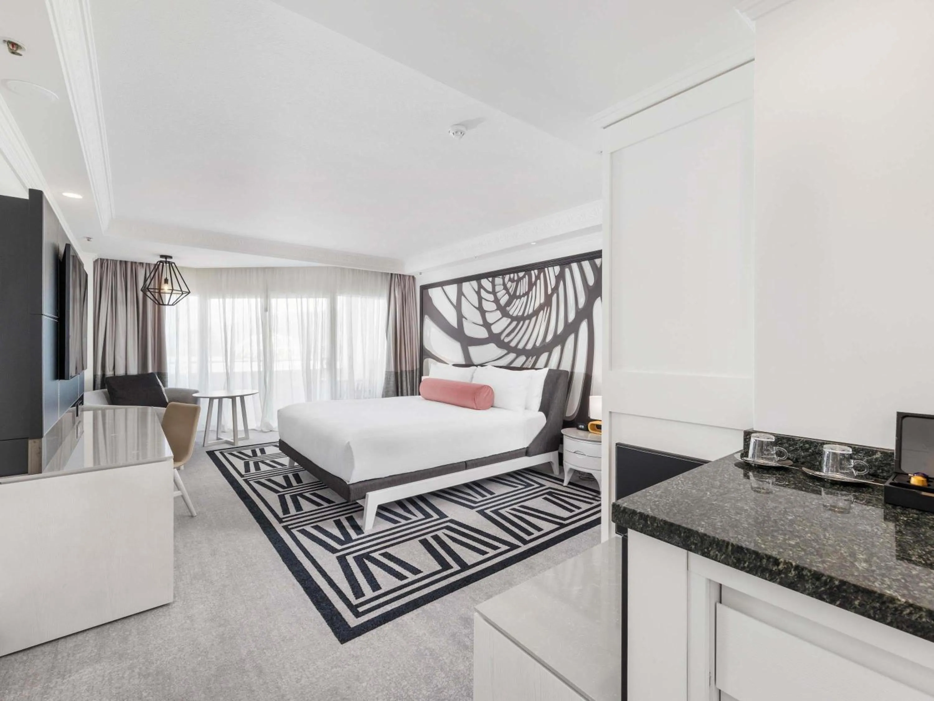 Bedroom, Bed in Pullman Cairns International