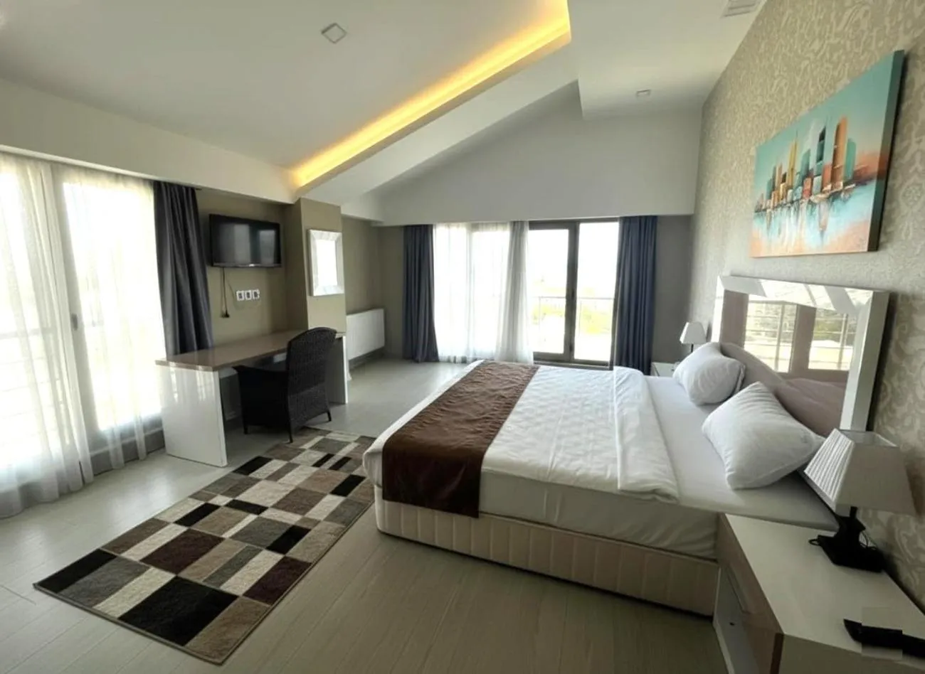 Photo of the whole room, Bed in Diplomat Suites Hotel