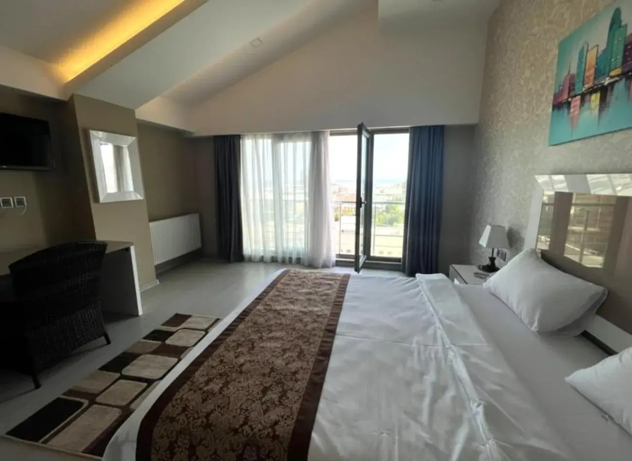 Bed in Diplomat Suites Hotel Bed in Diplomat Suites Hotel