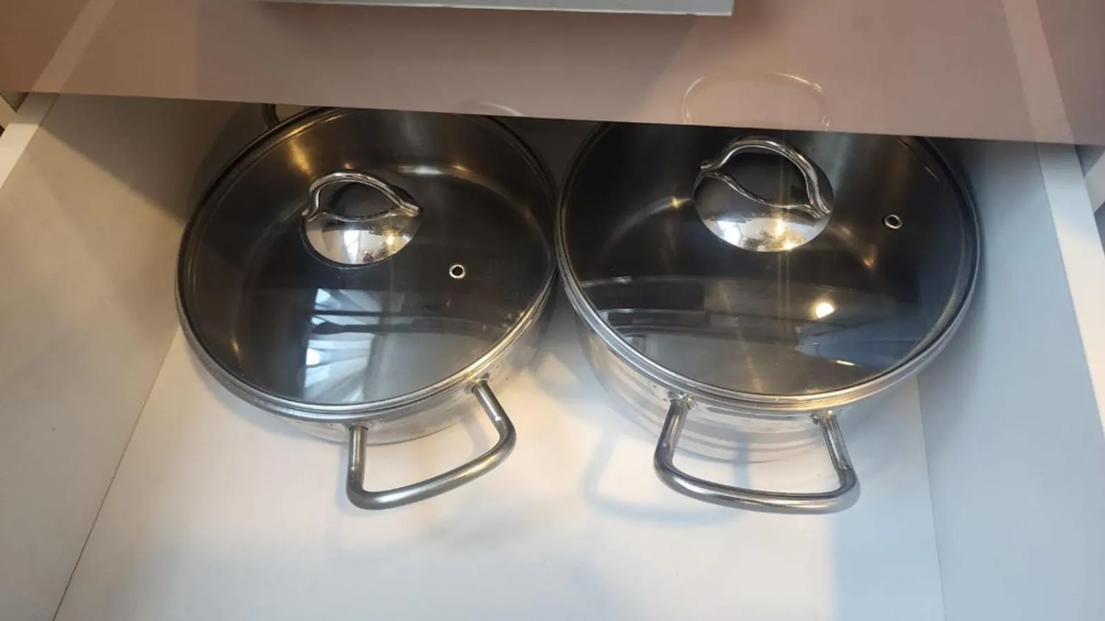 kitchen in Diplomat Suites Hotel