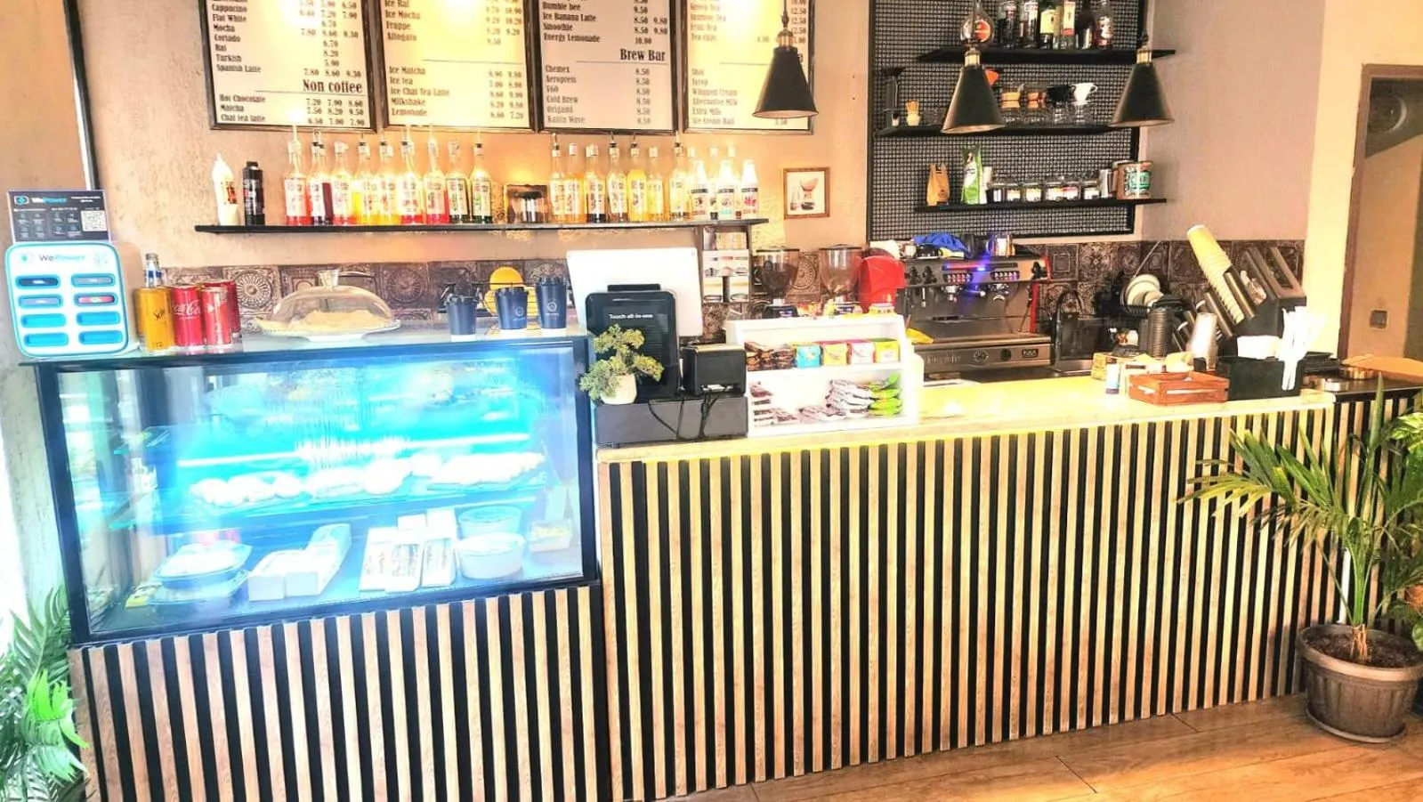 Restaurant/places to eat in Diplomat Suites Hotel