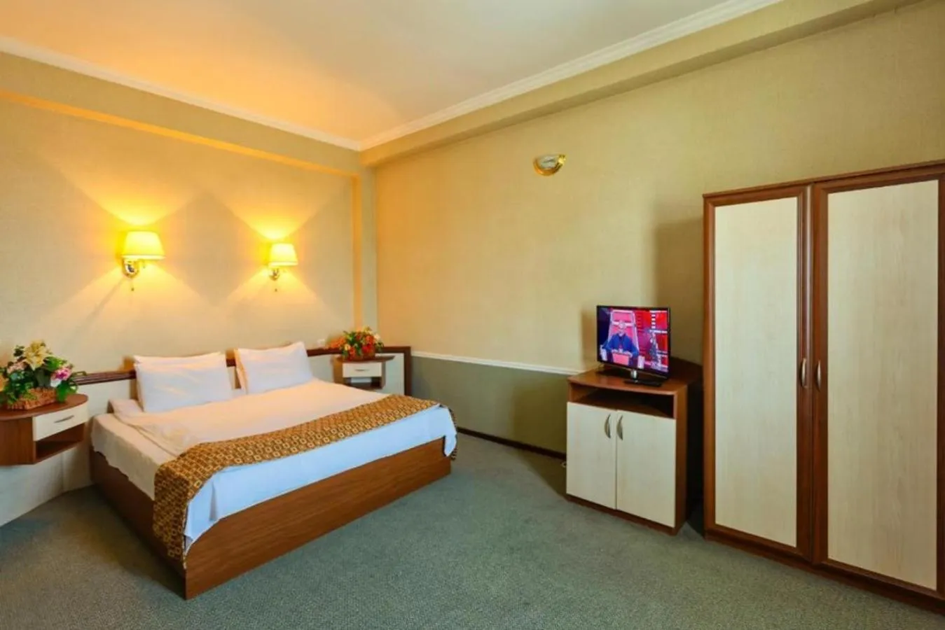 Photo of the whole room, Bed in Diplomat Suites Hotel