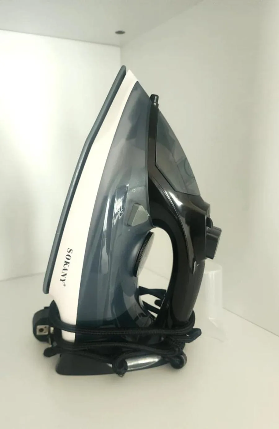 flat iron in Diplomat Suites Hotel