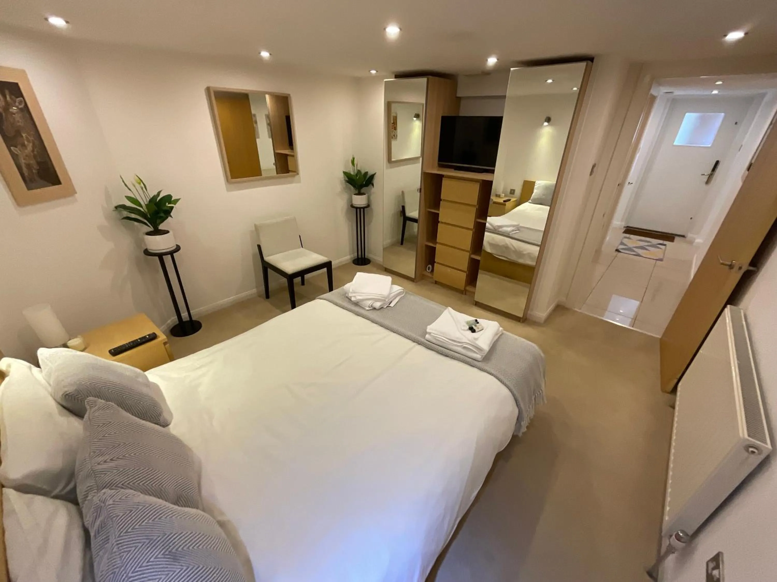 Bed in Earle House Serviced Apartments