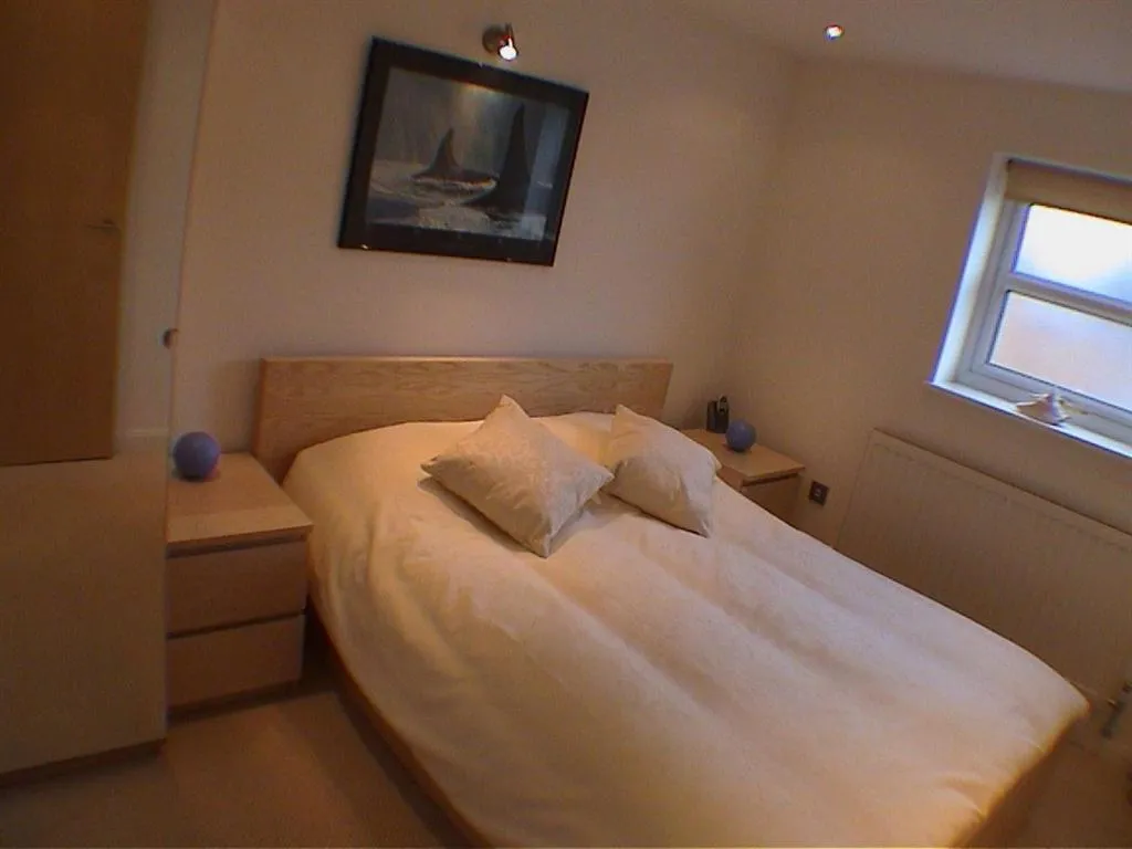 Bedroom, Bed in Earle House Serviced Apartments