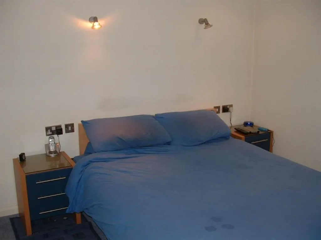 Bedroom, Bed in Earle House Serviced Apartments