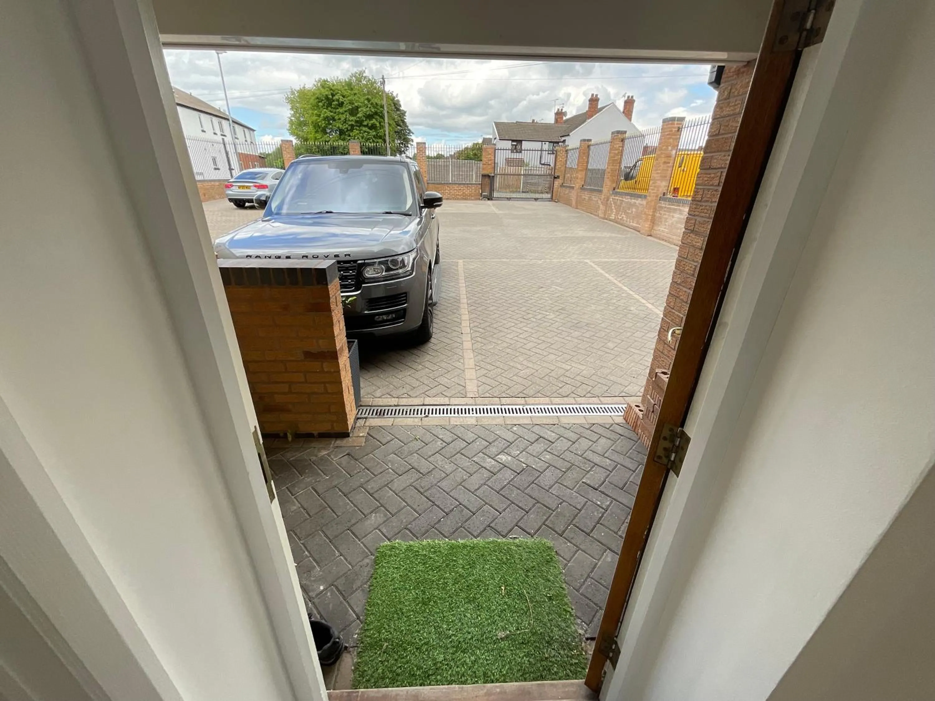 Day in Earle House Serviced Apartments