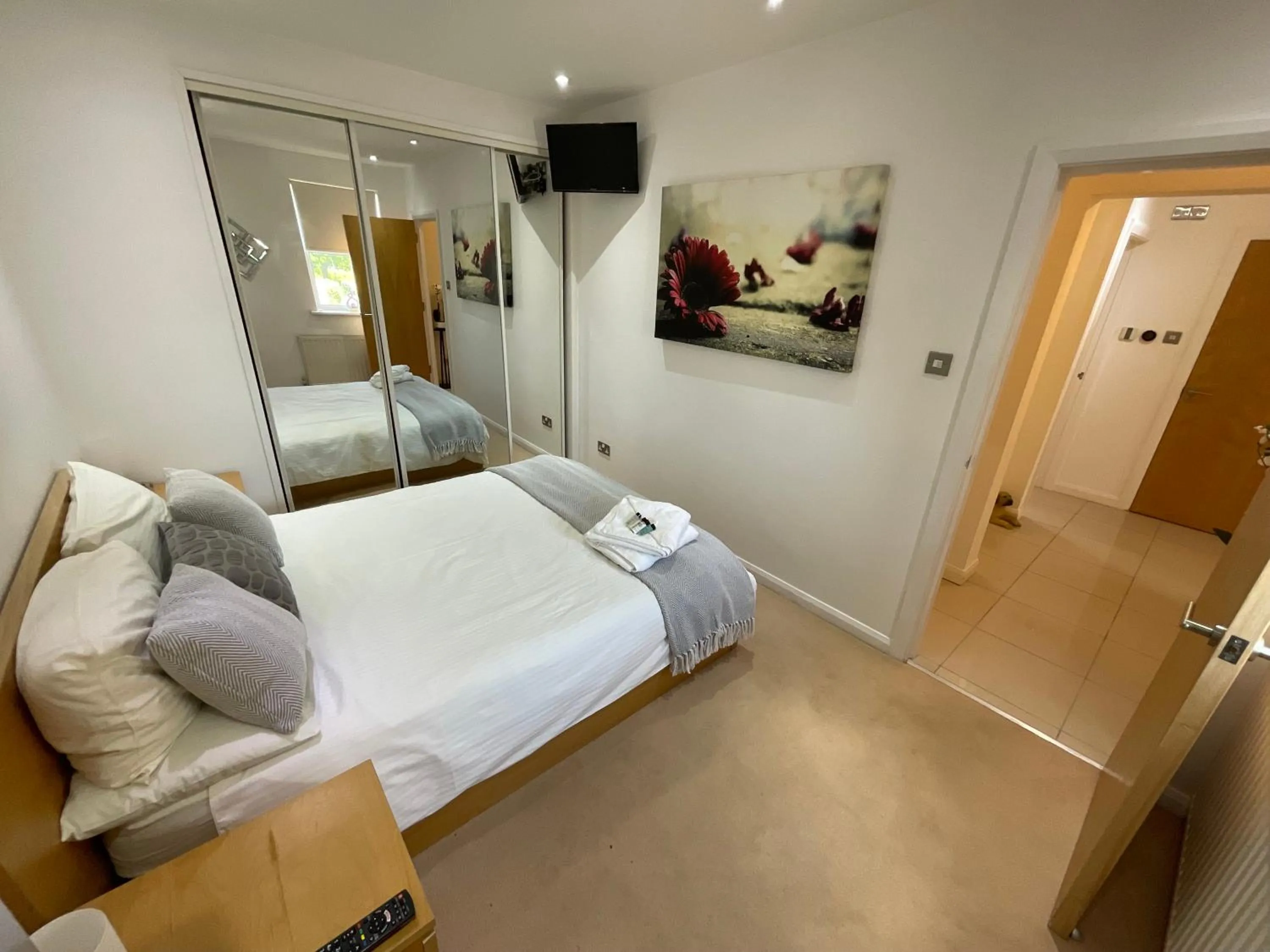 Bed in Earle House Serviced Apartments