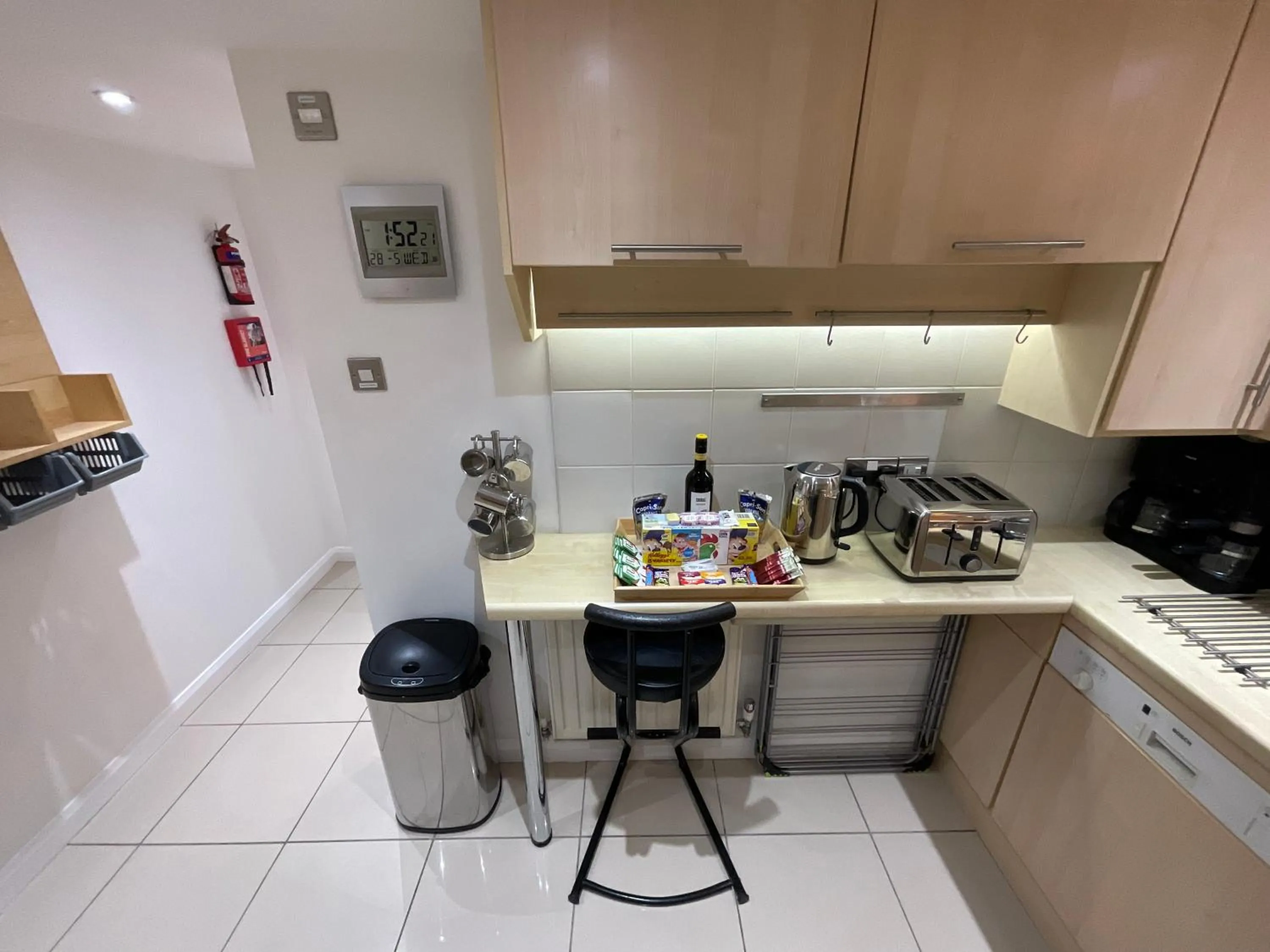 Coffee/tea facilities in Earle House Serviced Apartments