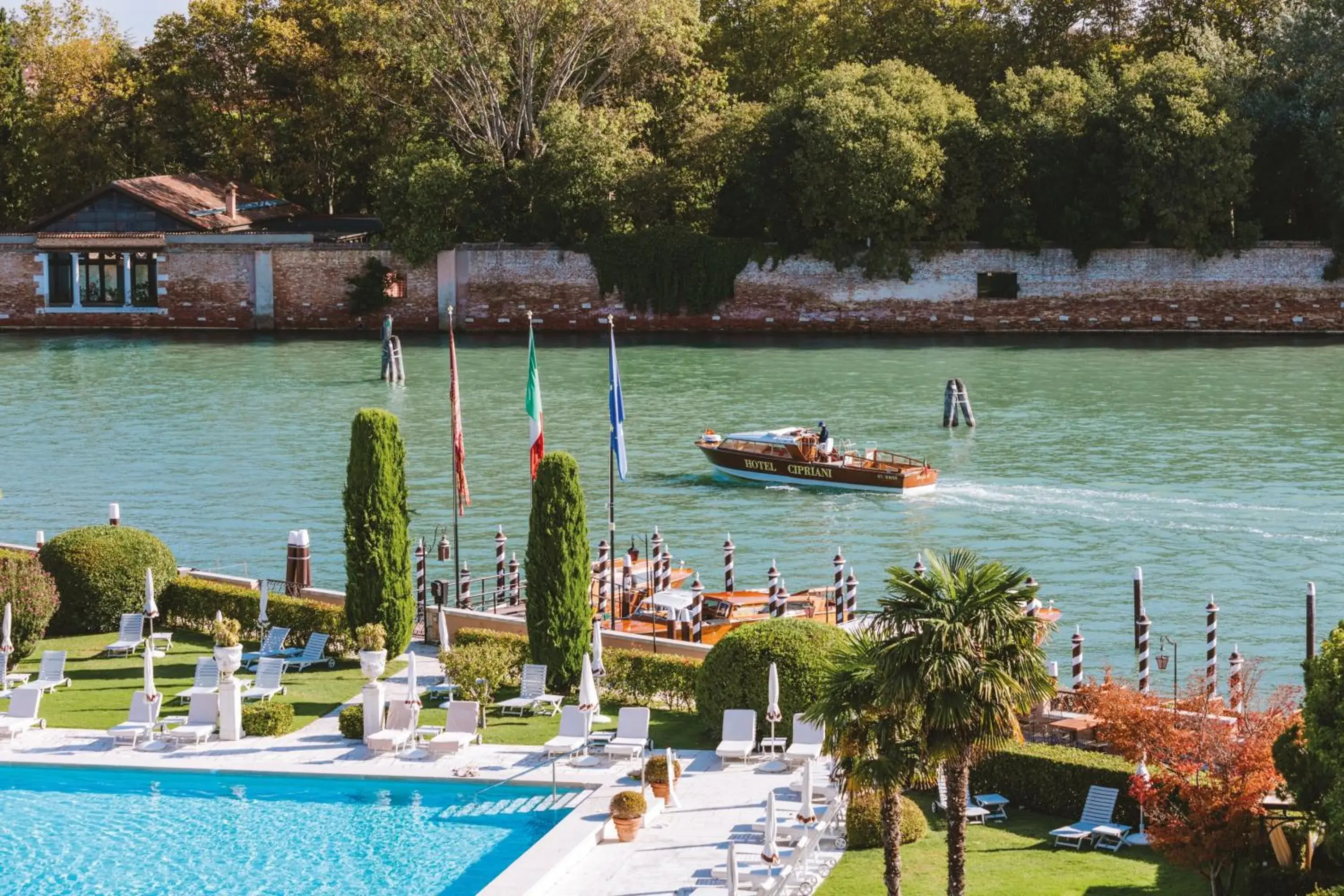 Swimming pool in Hotel Cipriani, A Belmond Hotel, Venice Swimming pool in Hotel Cipriani, A Belmond Hotel, Venice
