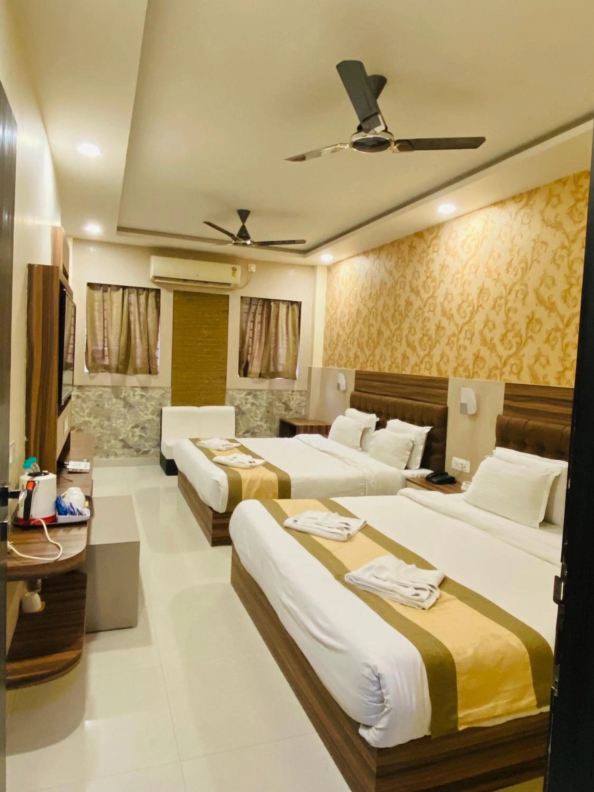 Bedroom, Bed in Hotel Saayein Residency