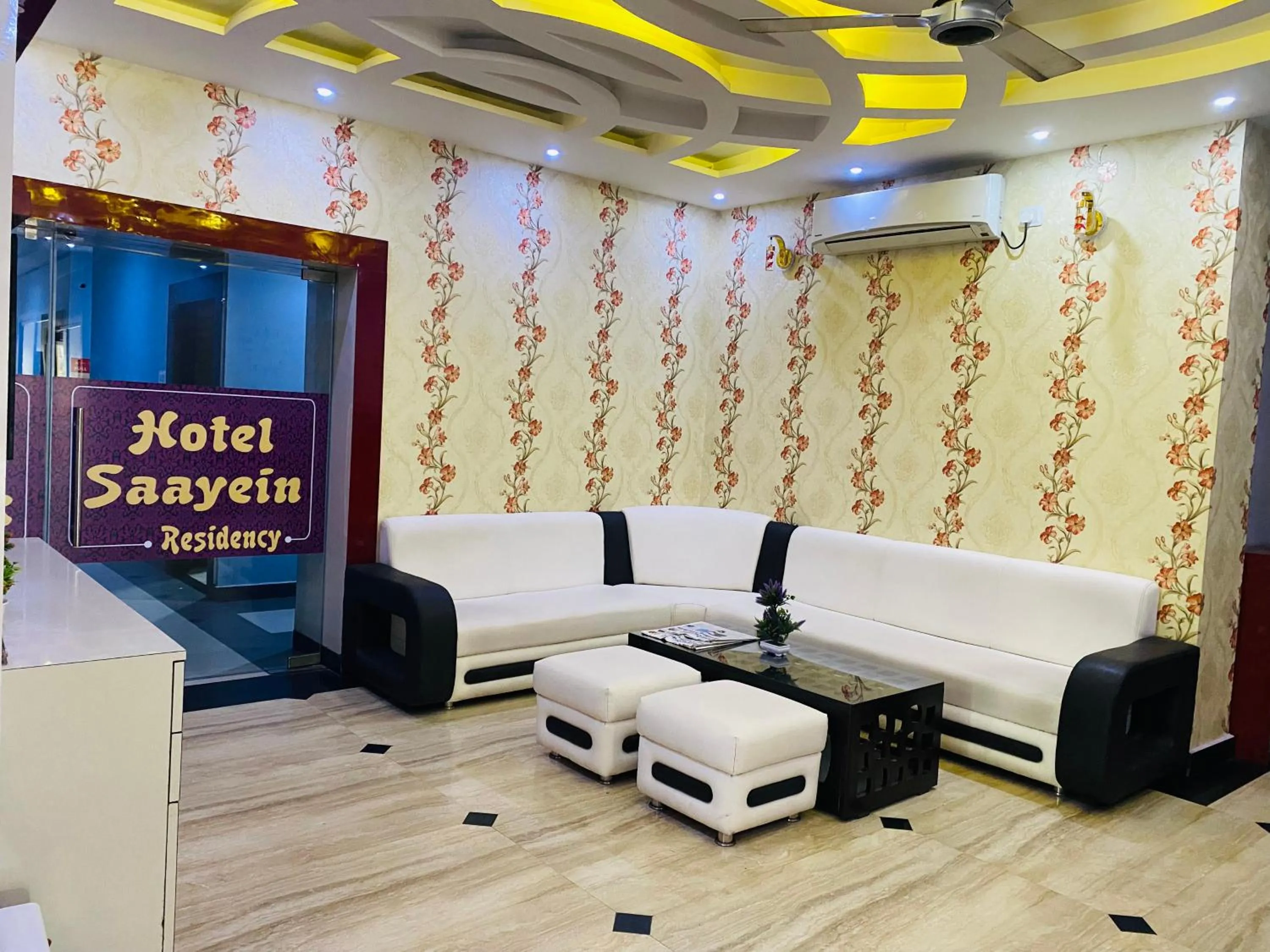 Seating area in Hotel Saayein Residency