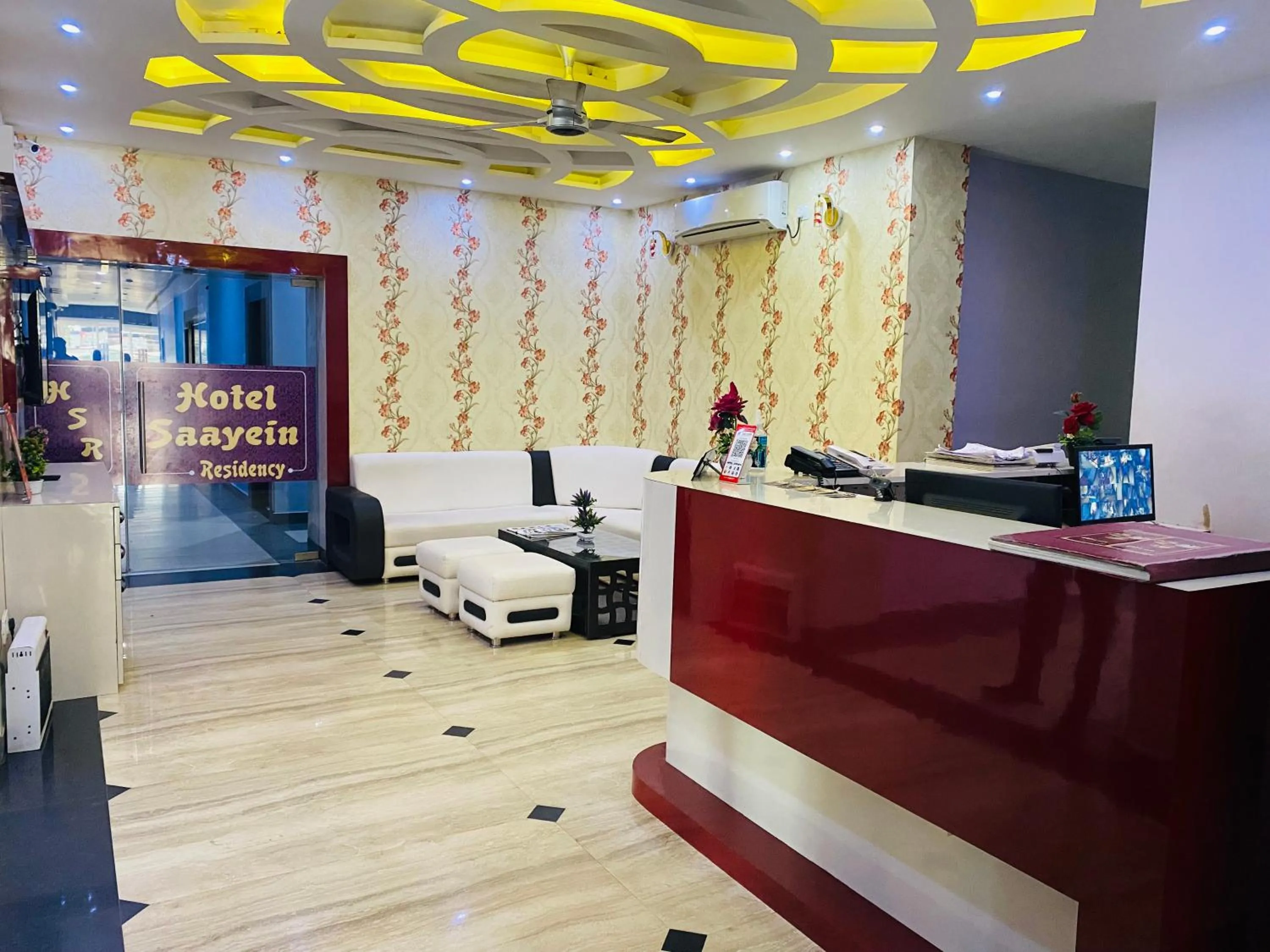 Seating area in Hotel Saayein Residency