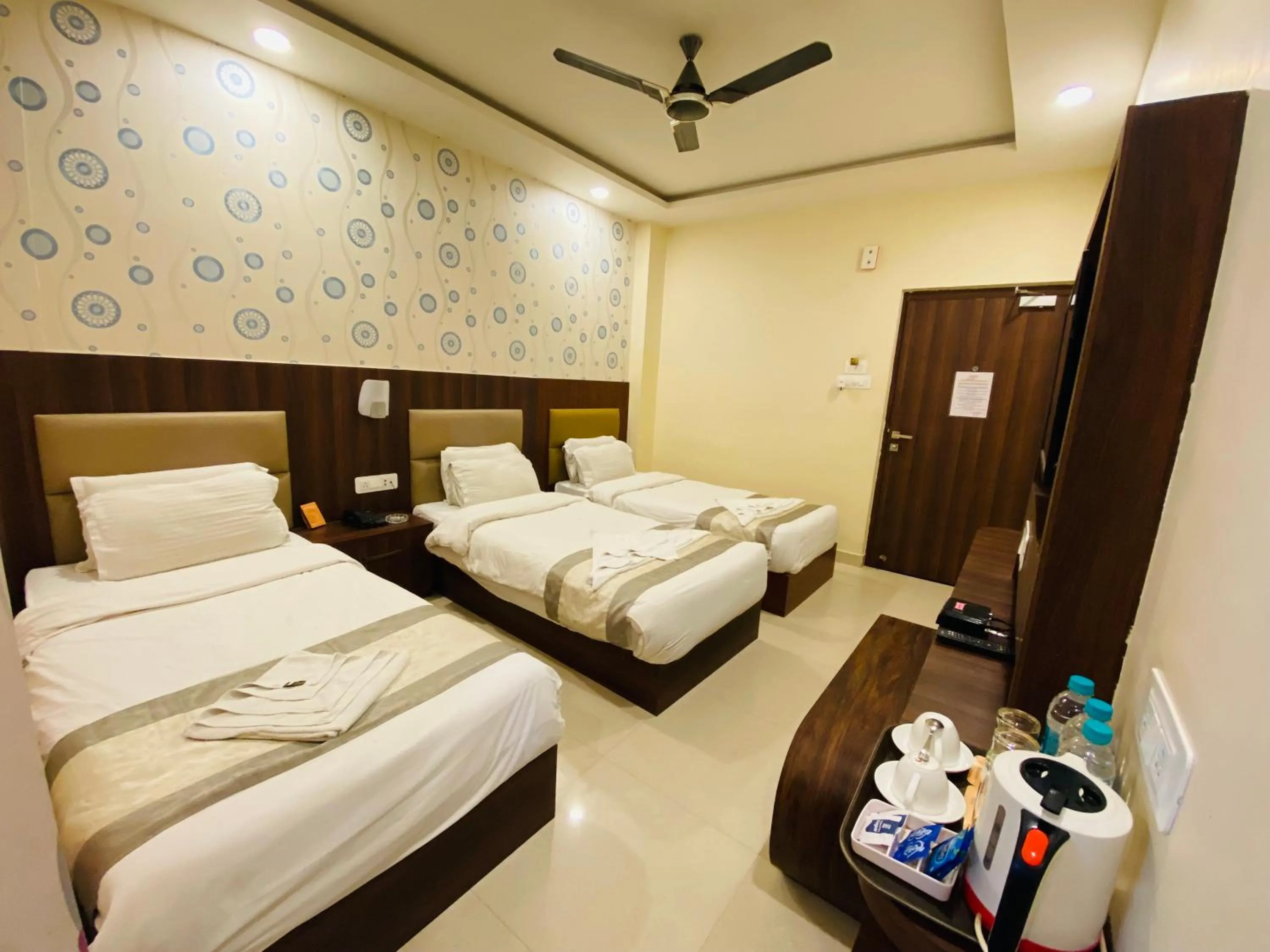 Bedroom, Bed in Hotel Saayein Residency