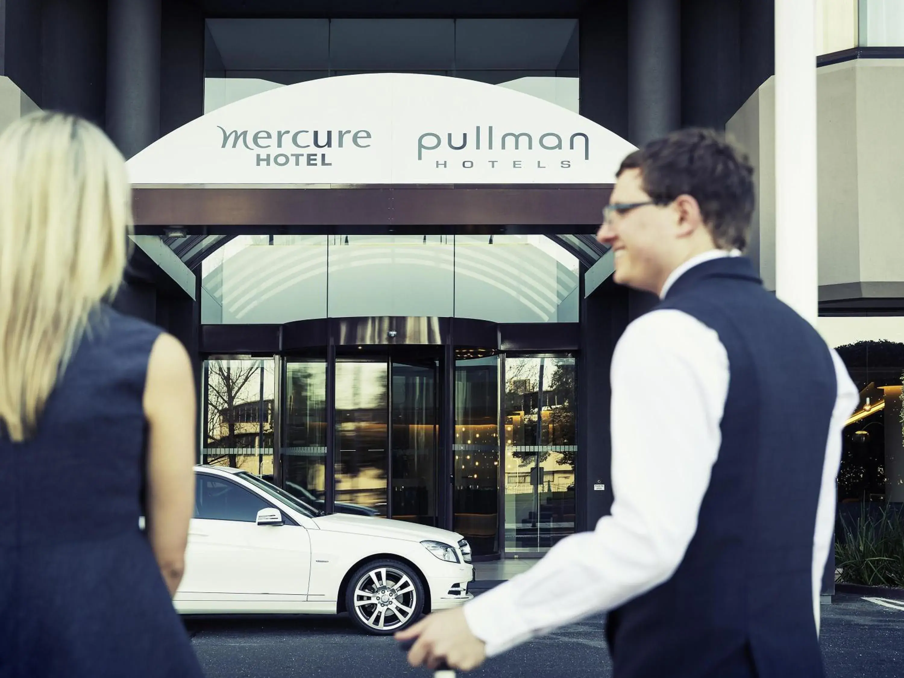 Property building in Mercure Melbourne Albert Park Property building in Mercure Melbourne Albert Park