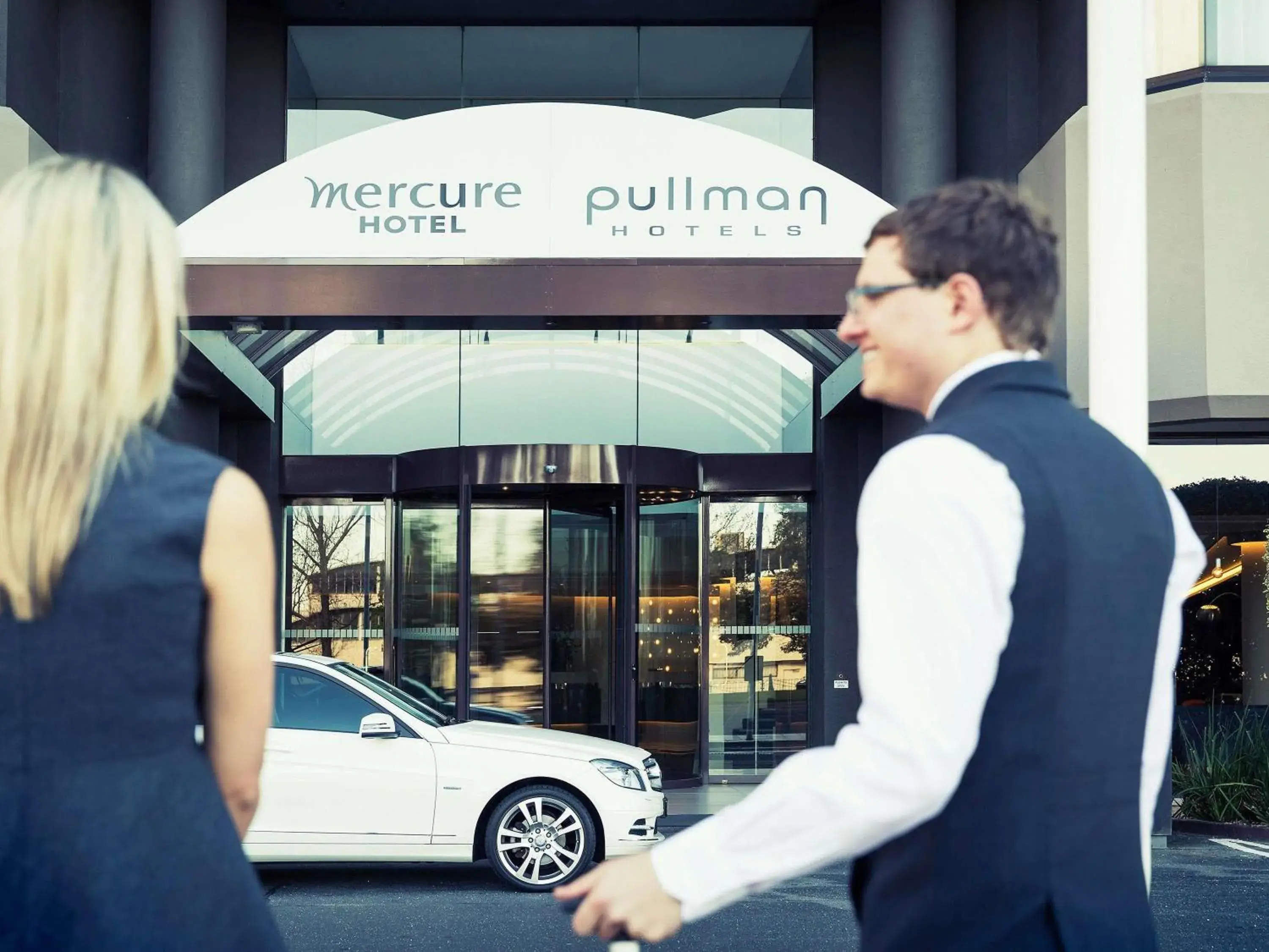 Property building in Mercure Melbourne Albert Park Property building in Mercure Melbourne Albert Park