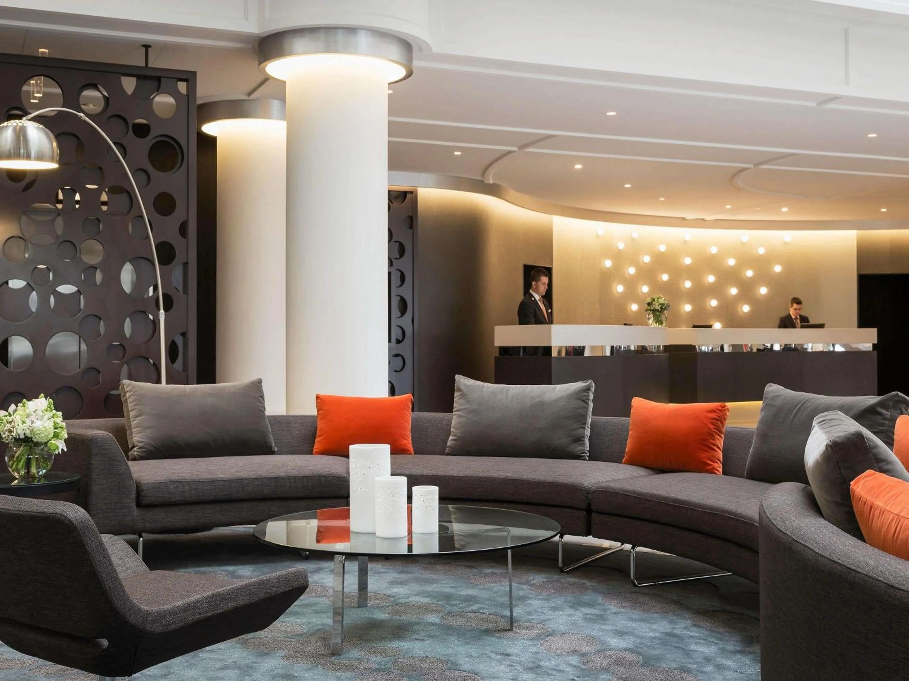 Property building in Mercure Melbourne Albert Park