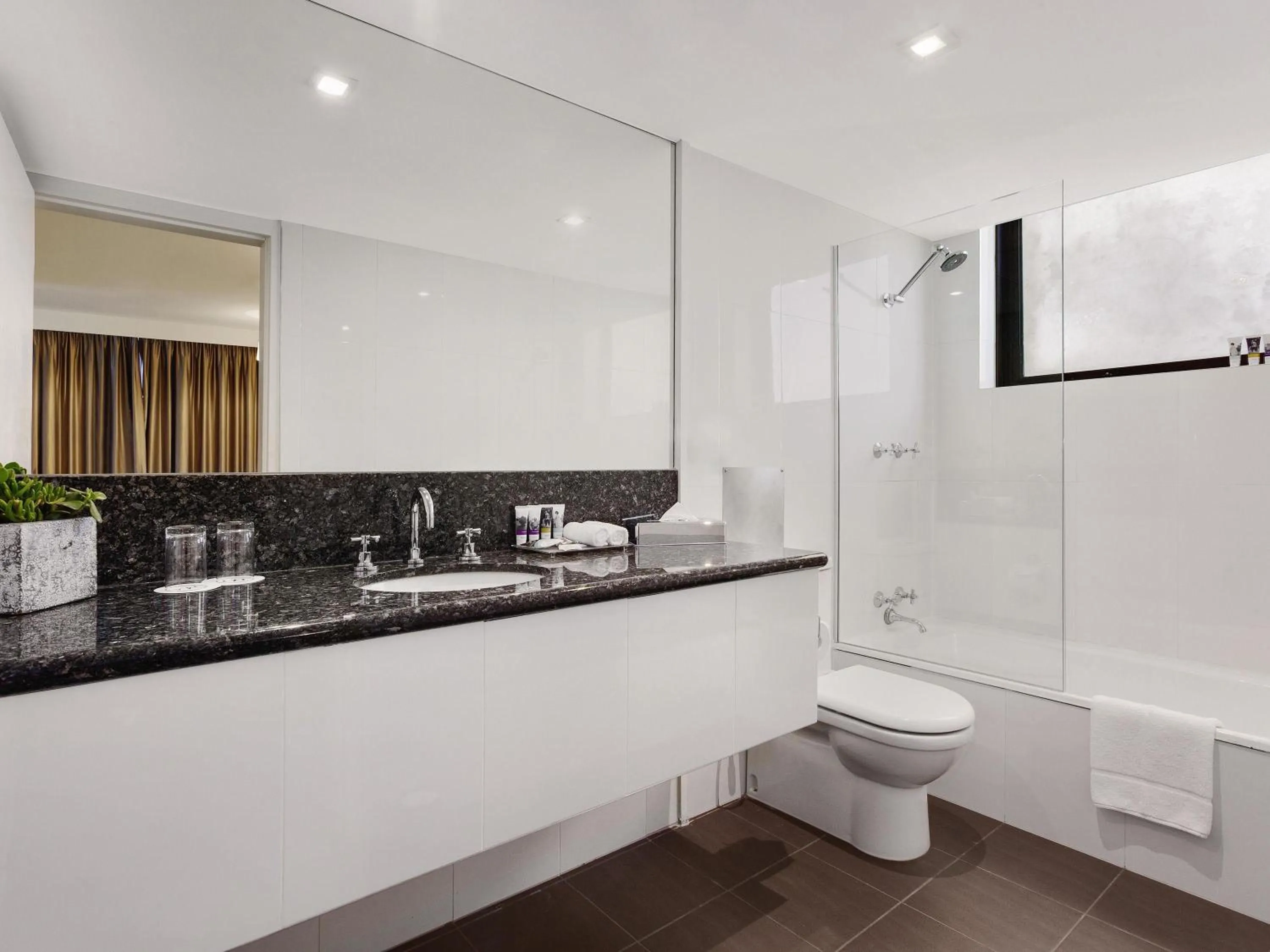 Bedroom in Mercure Melbourne Albert Park