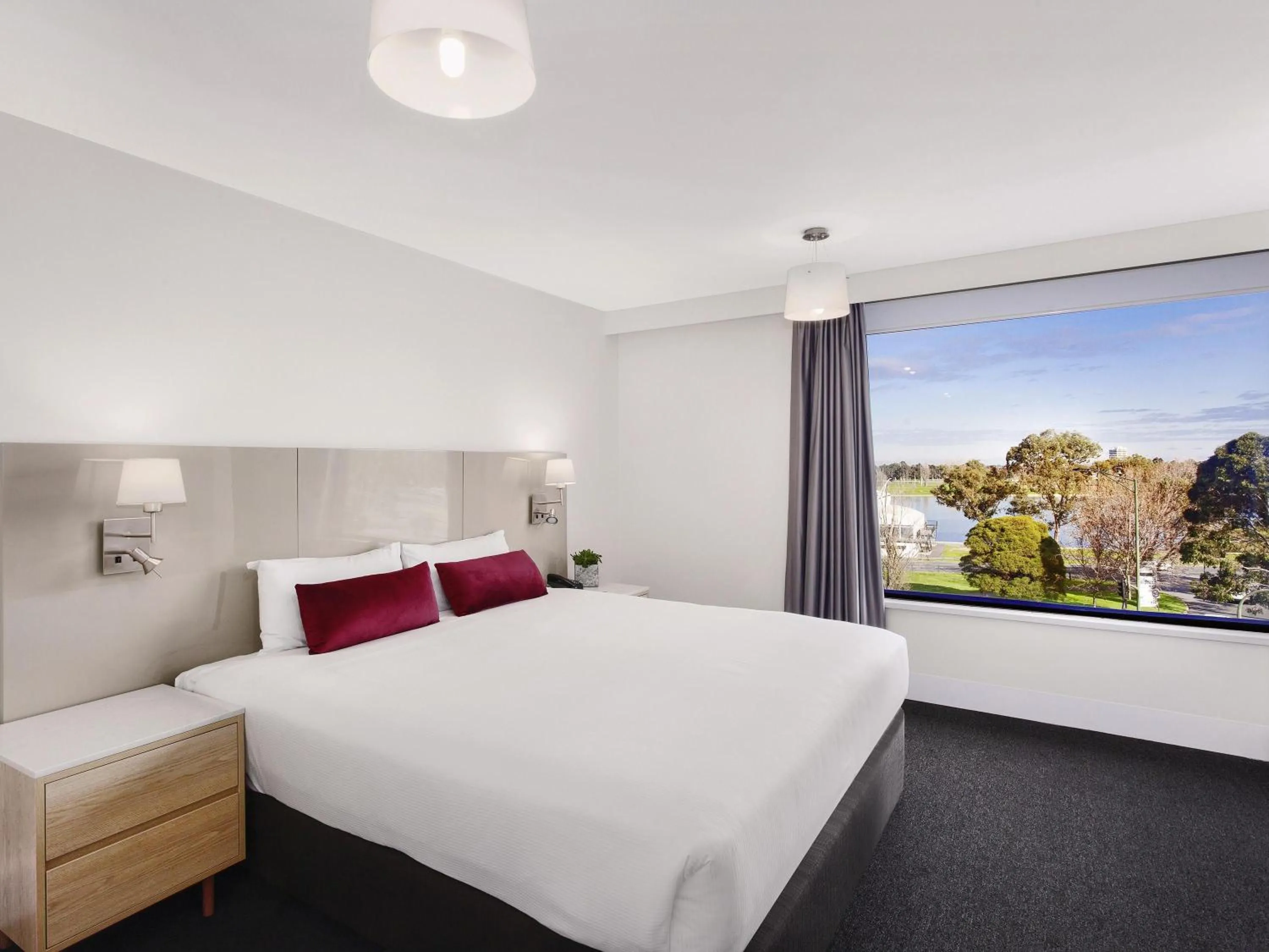 Bedroom, Bed in Mercure Melbourne Albert Park