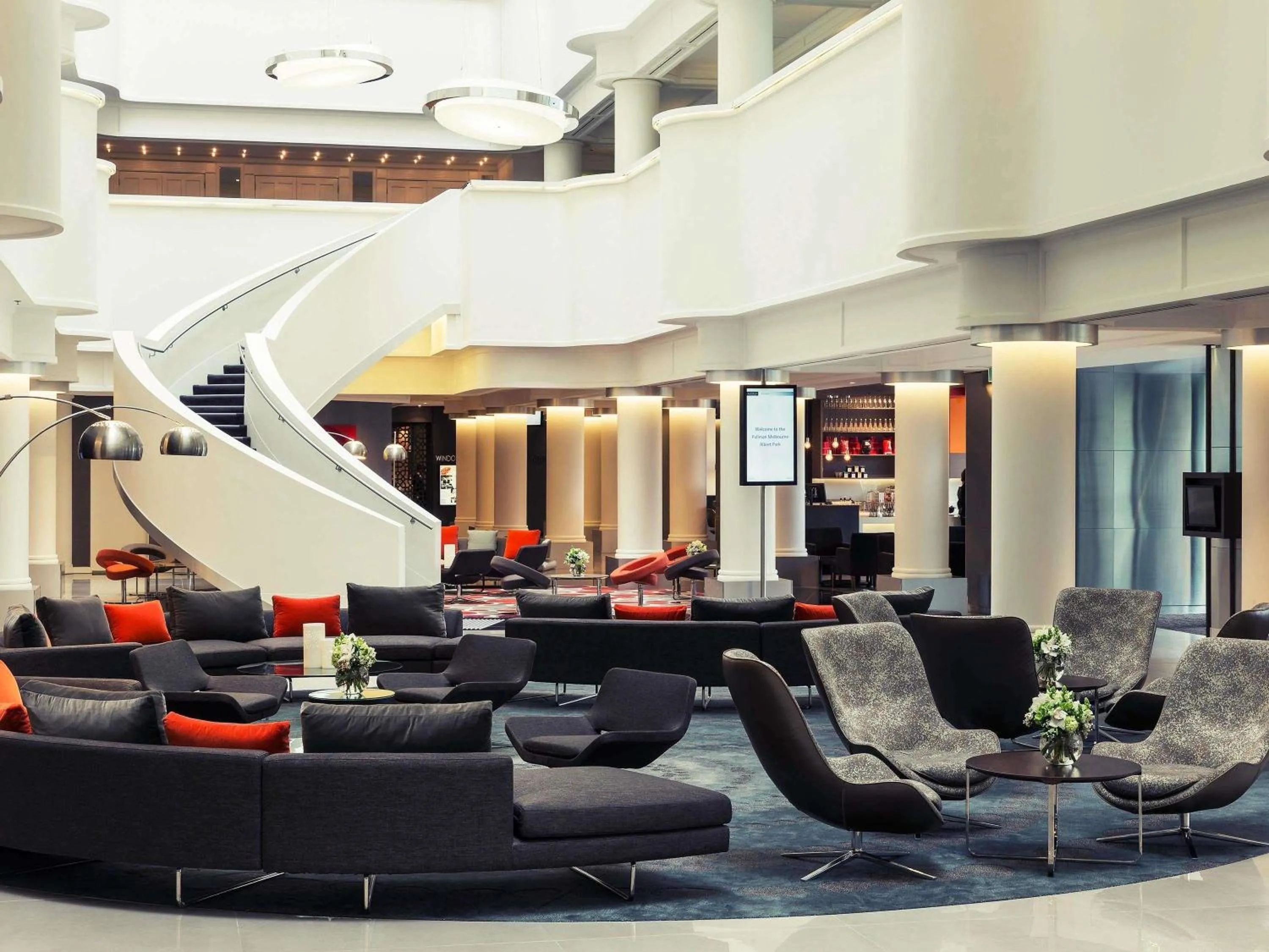 Property building in Mercure Melbourne Albert Park