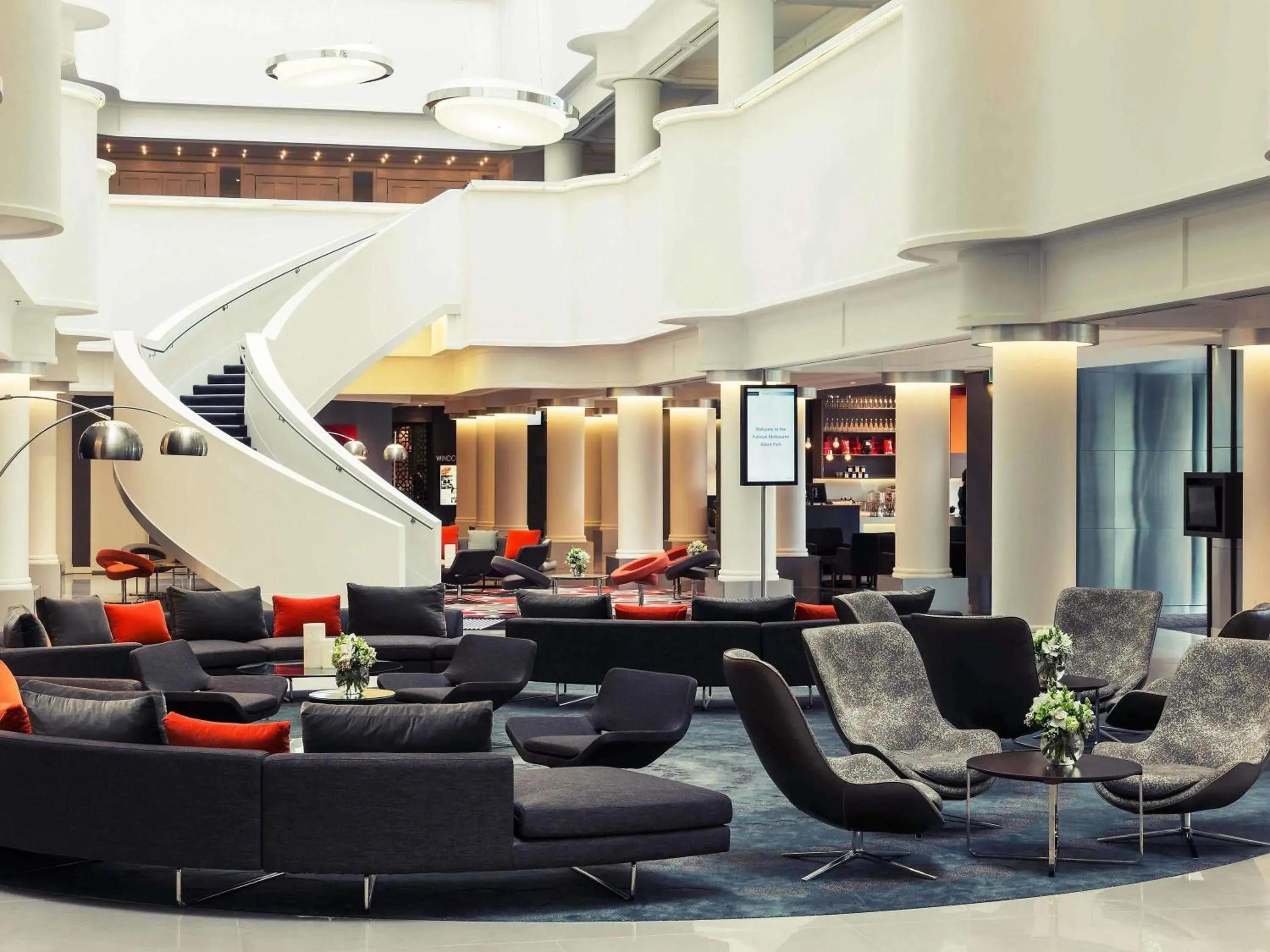 Property building in Mercure Melbourne Albert Park Property building in Mercure Melbourne Albert Park