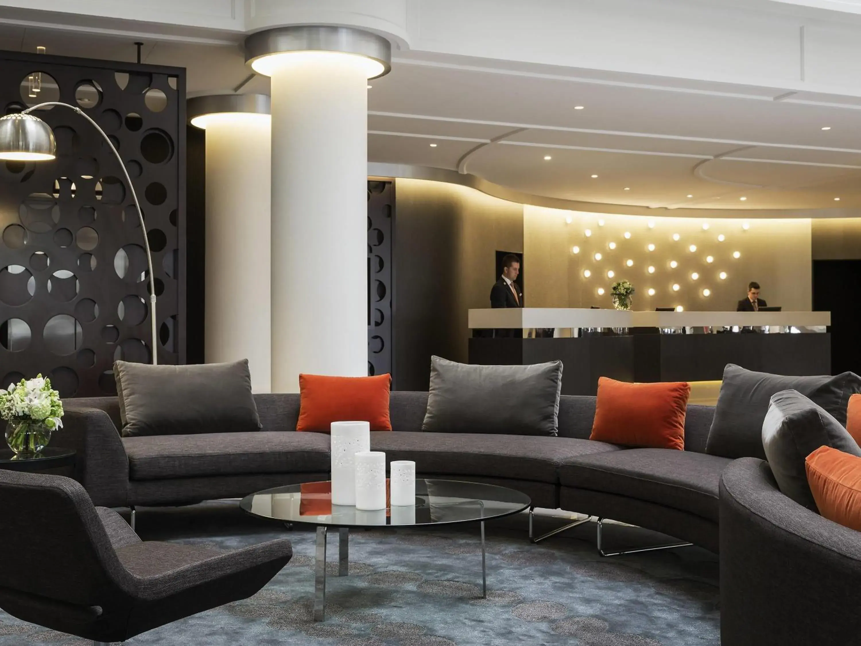 Property building in Mercure Melbourne Albert Park Property building in Mercure Melbourne Albert Park