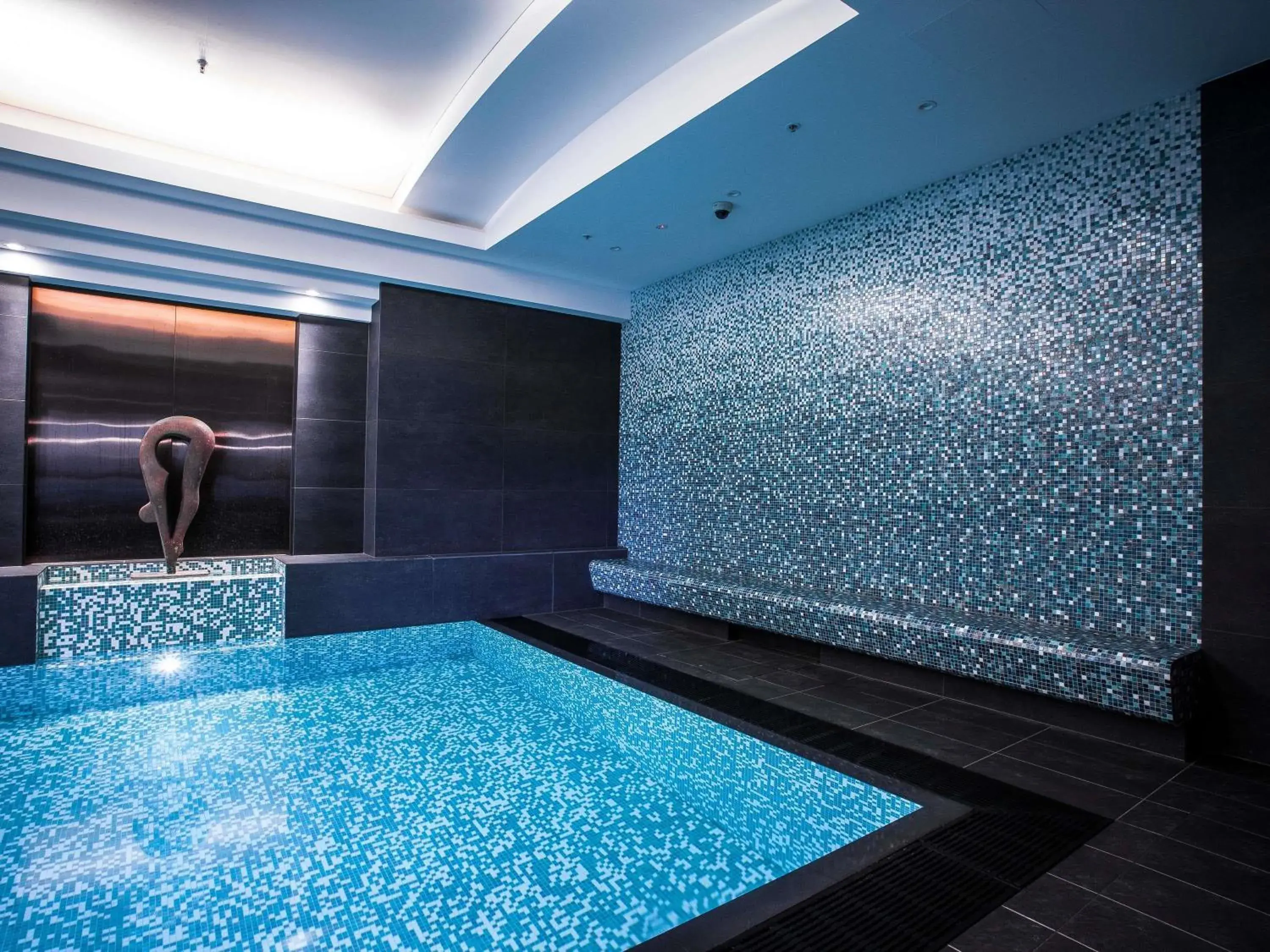 Pool view in Quay West Suites Melbourne Pool view in Quay West Suites Melbourne