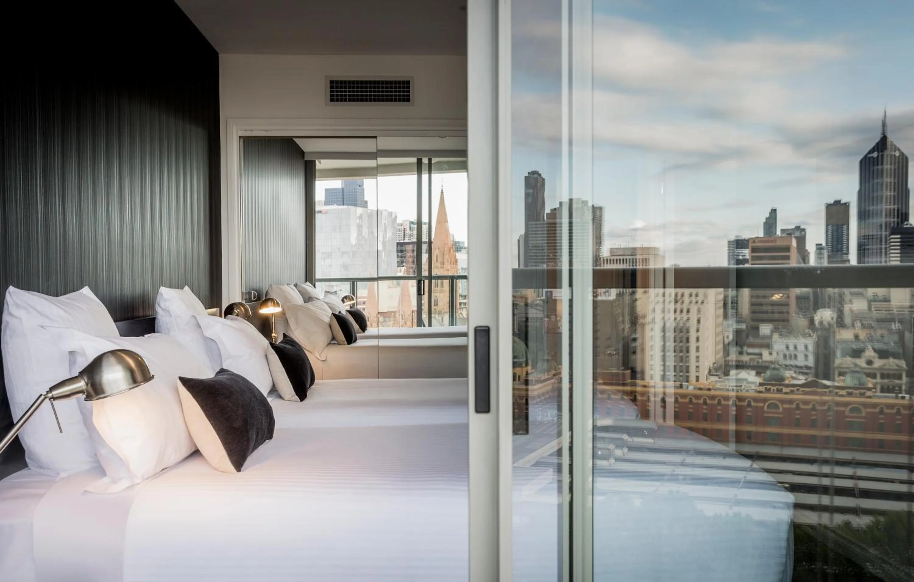 Balcony/Terrace, Bed in Quay West Suites Melbourne