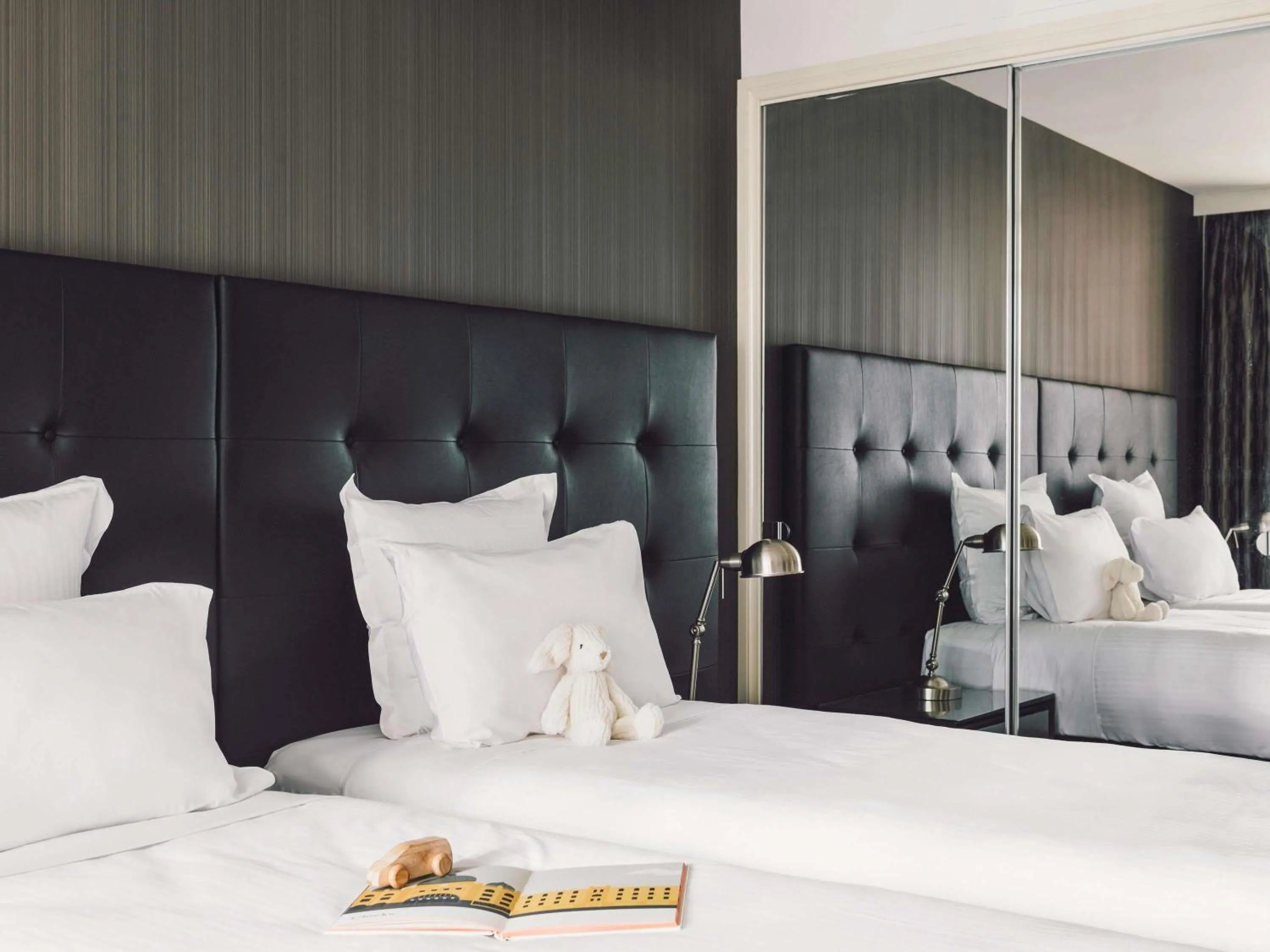 Bedroom, Bed in Quay West Suites Melbourne