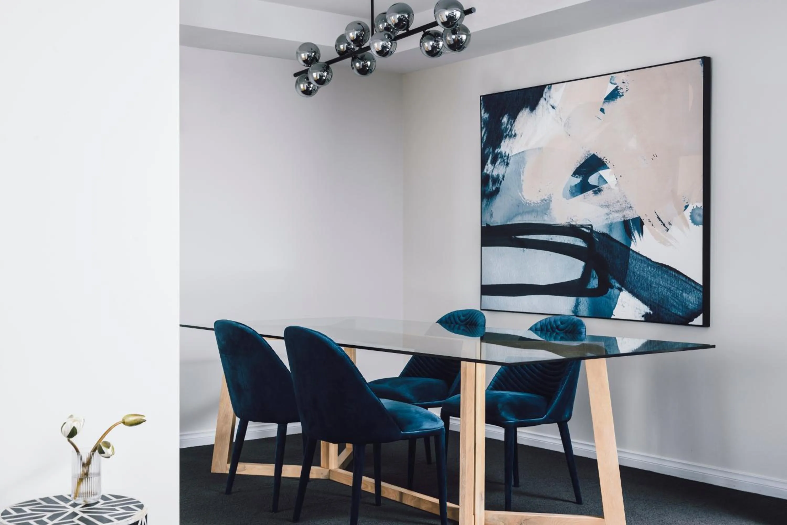 Dining area in Quay West Suites Melbourne