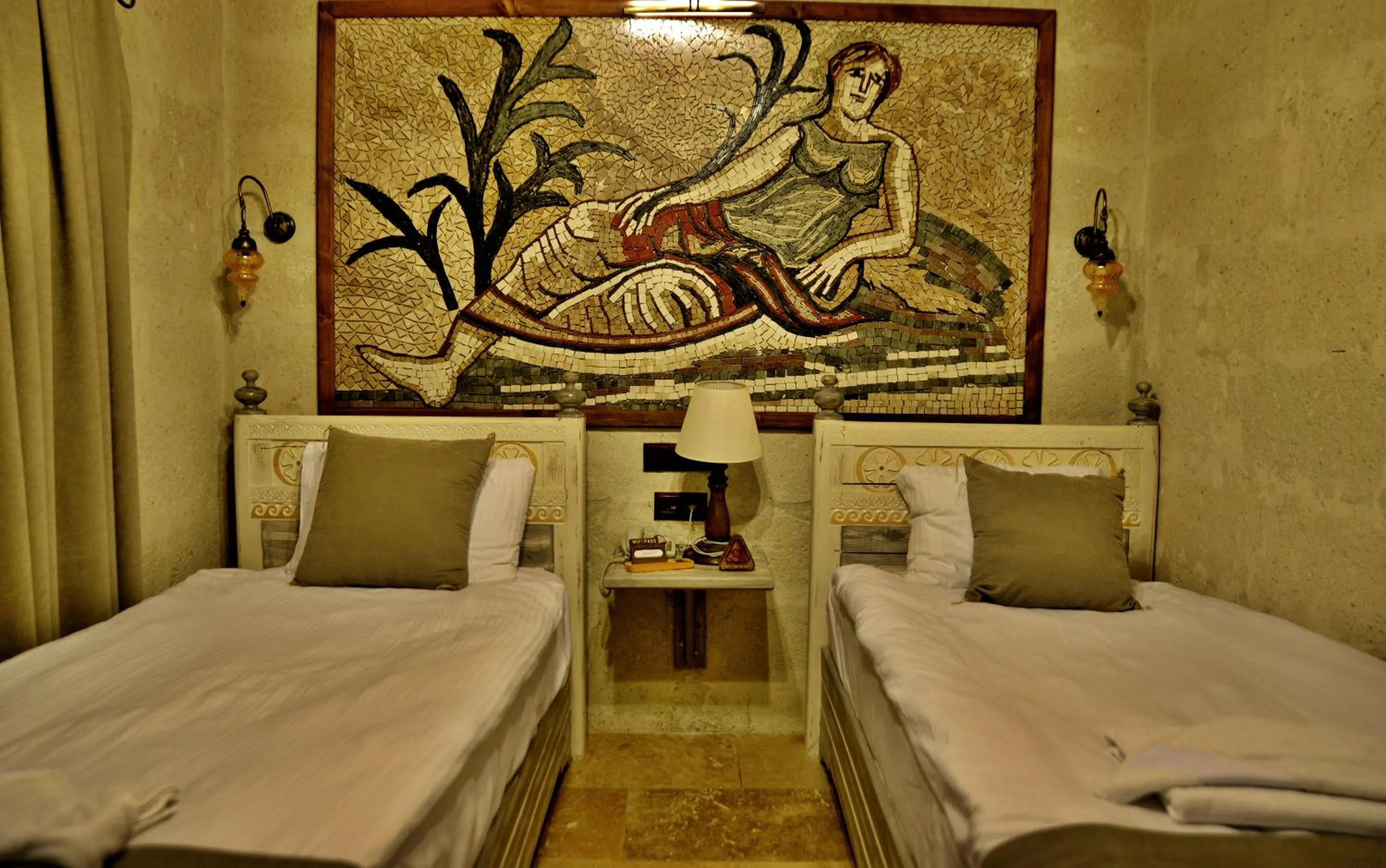 Bedroom, Bed in Caftan Cave Suites