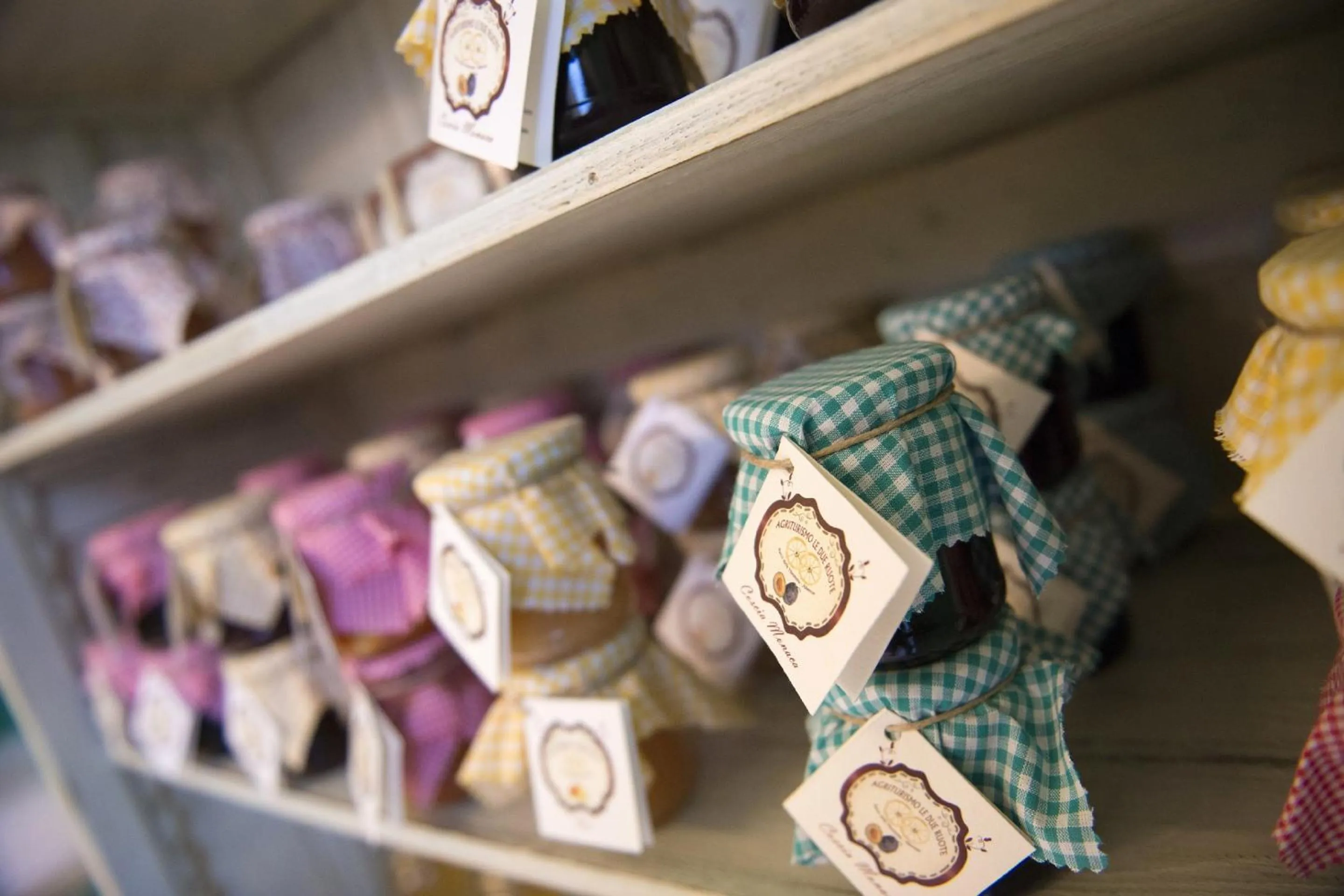 On-site shops in Country Resort Le Due Ruote