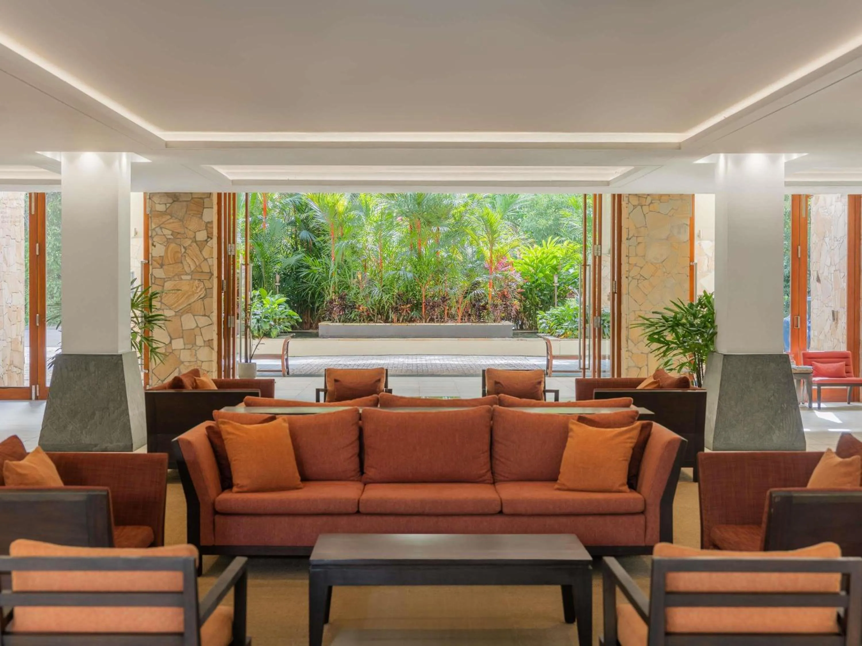 Property building in Pullman Palm Cove Sea Temple Resort & Spa