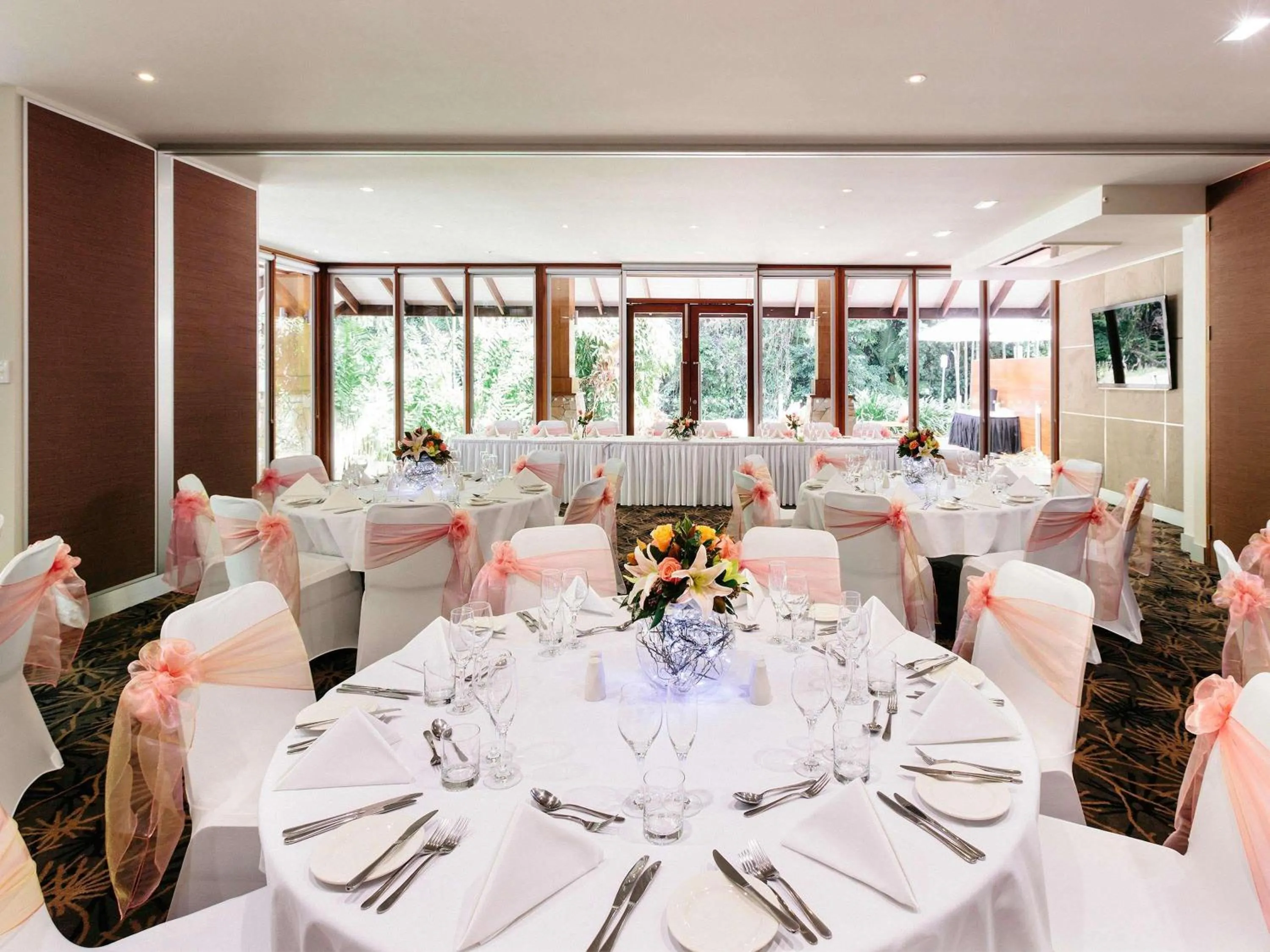 Meeting/conference room in Pullman Palm Cove Sea Temple Resort & Spa