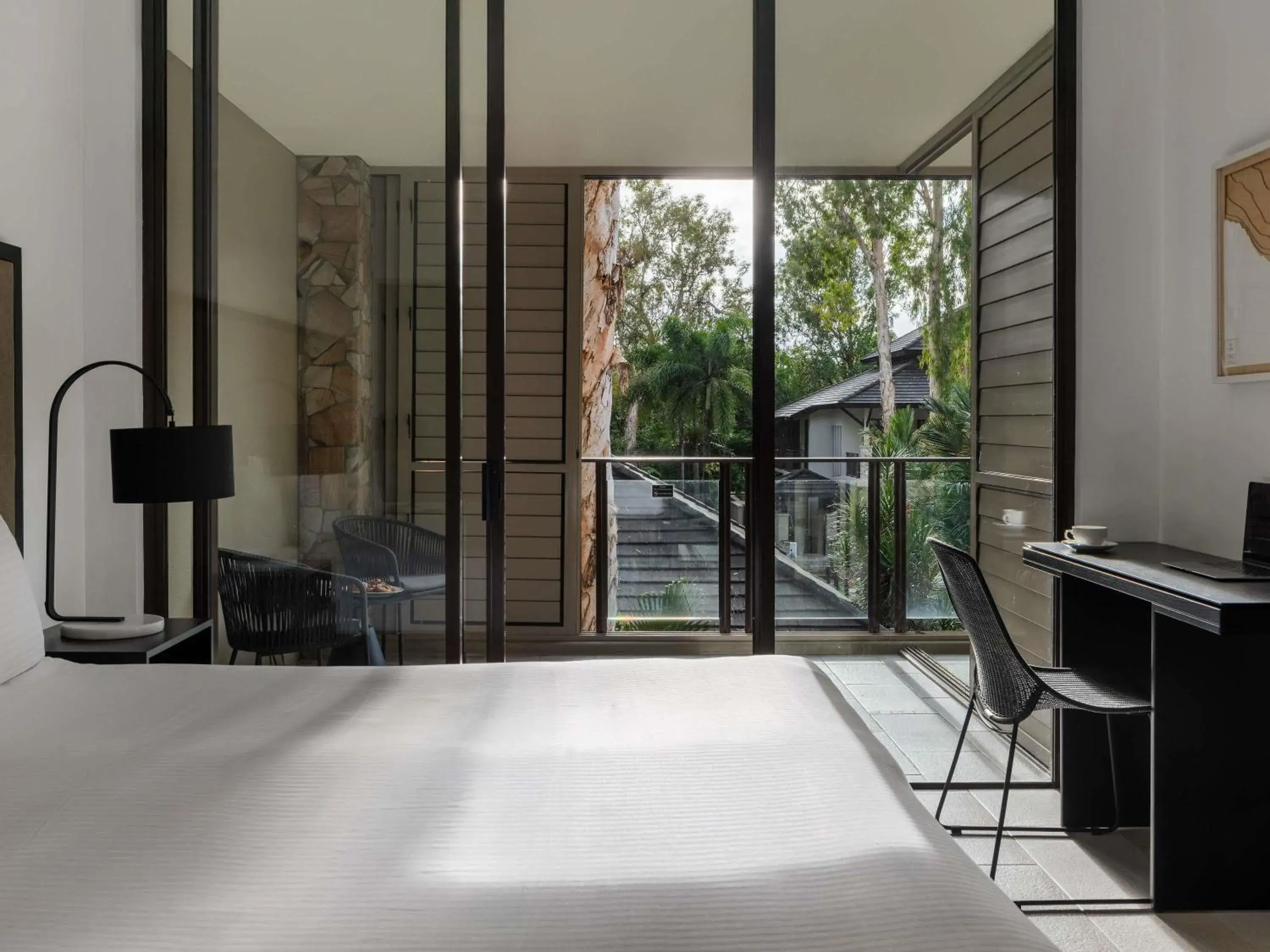 Bedroom in Pullman Palm Cove Sea Temple Resort & Spa Bedroom in Pullman Palm Cove Sea Temple Resort & Spa