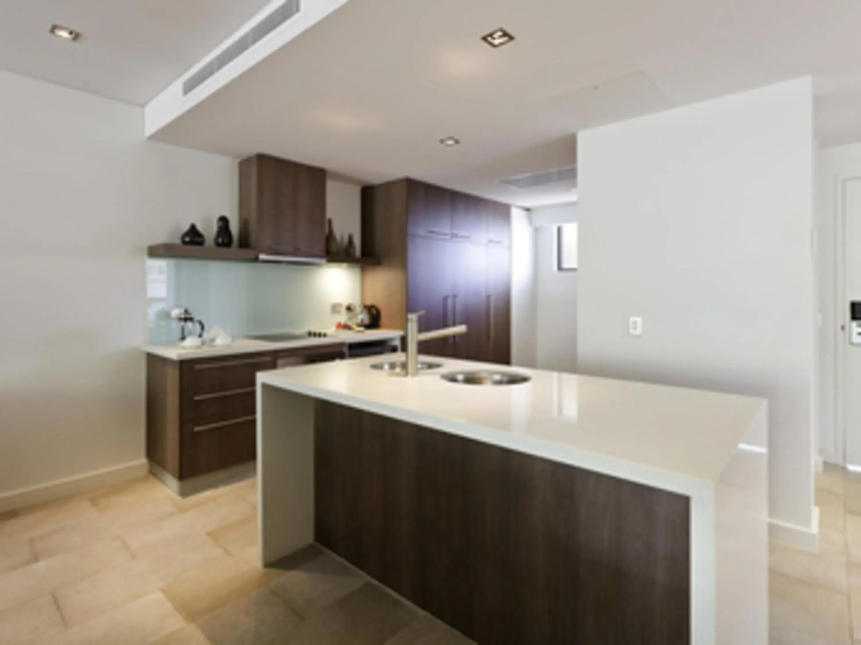 Bedroom in Pullman Palm Cove Sea Temple Resort & Spa Bedroom in Pullman Palm Cove Sea Temple Resort & Spa