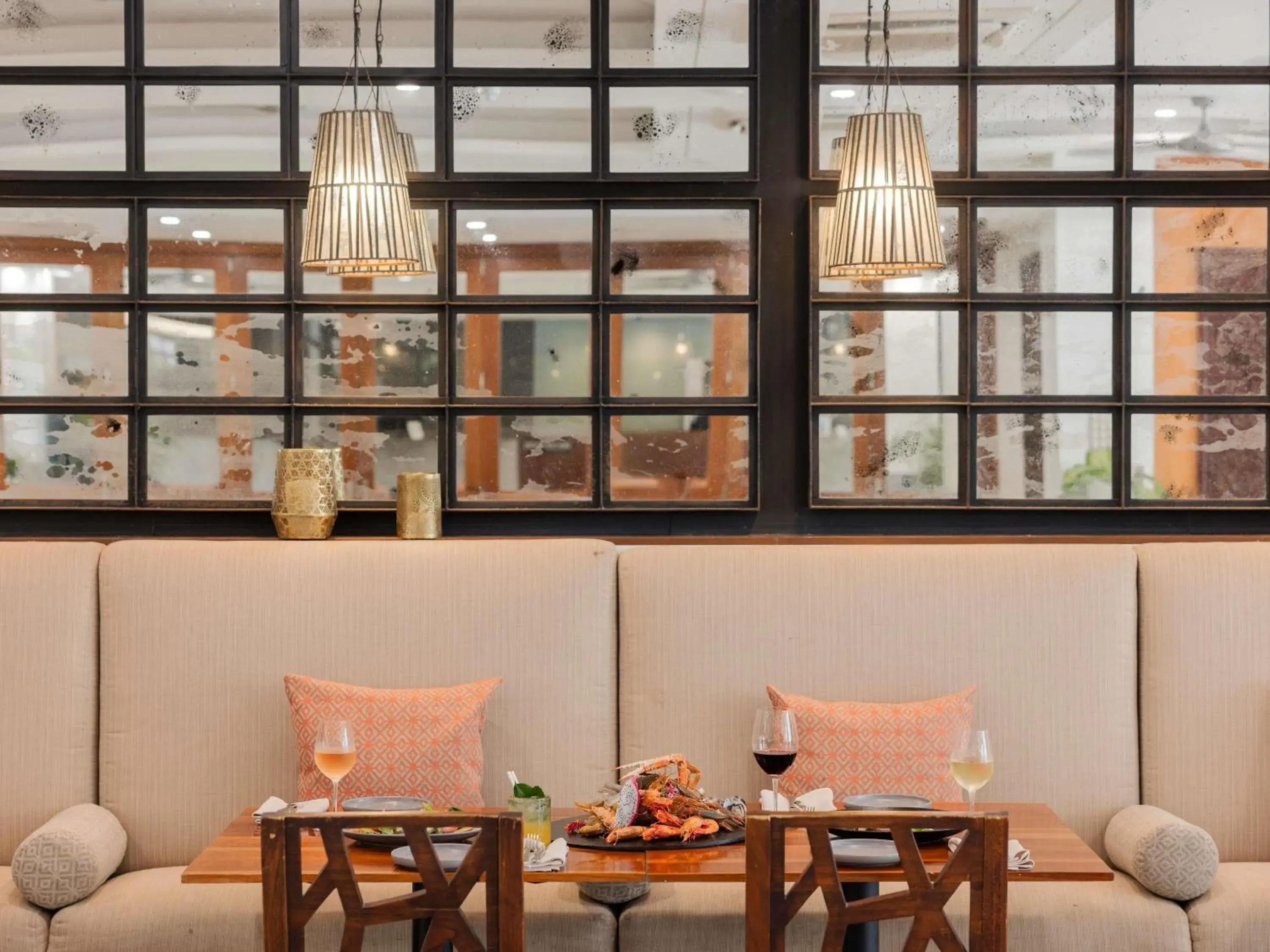 Property building in Pullman Palm Cove Sea Temple Resort & Spa Property building in Pullman Palm Cove Sea Temple Resort & Spa